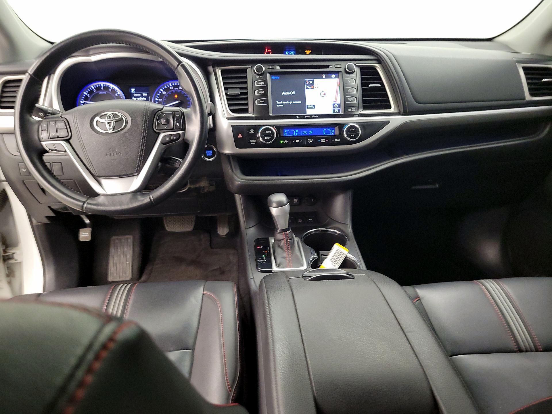 Thumbnail: 2019 Toyota Highlander - 9