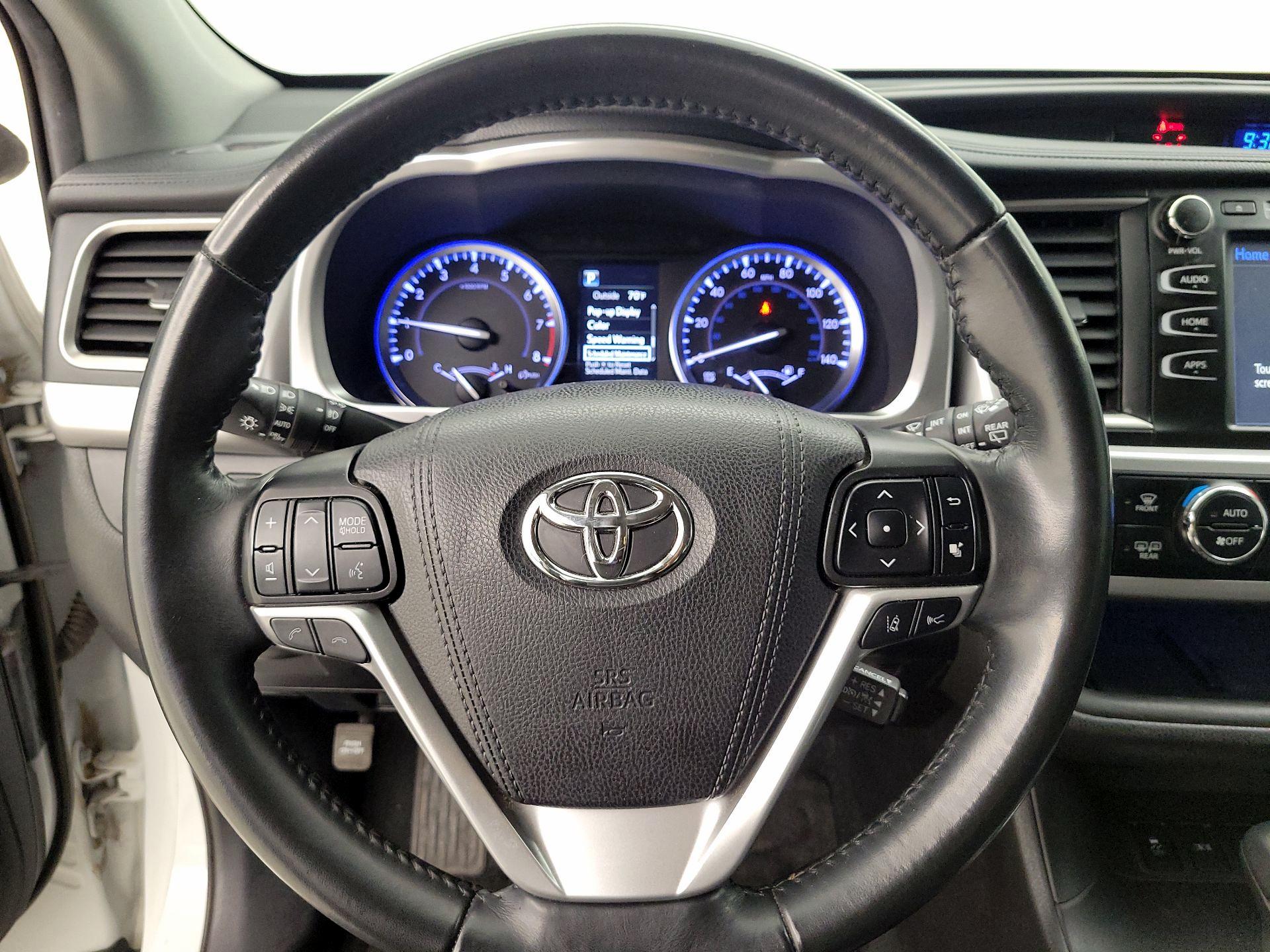 Thumbnail: 2019 Toyota Highlander - 10