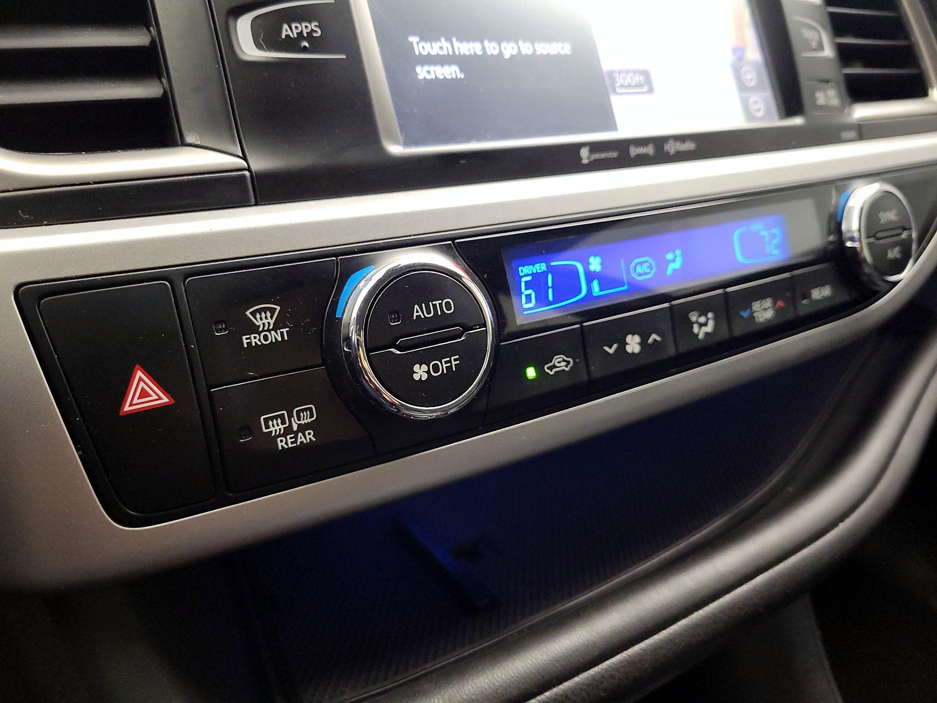 Thumbnail: 2019 Toyota Highlander - 14