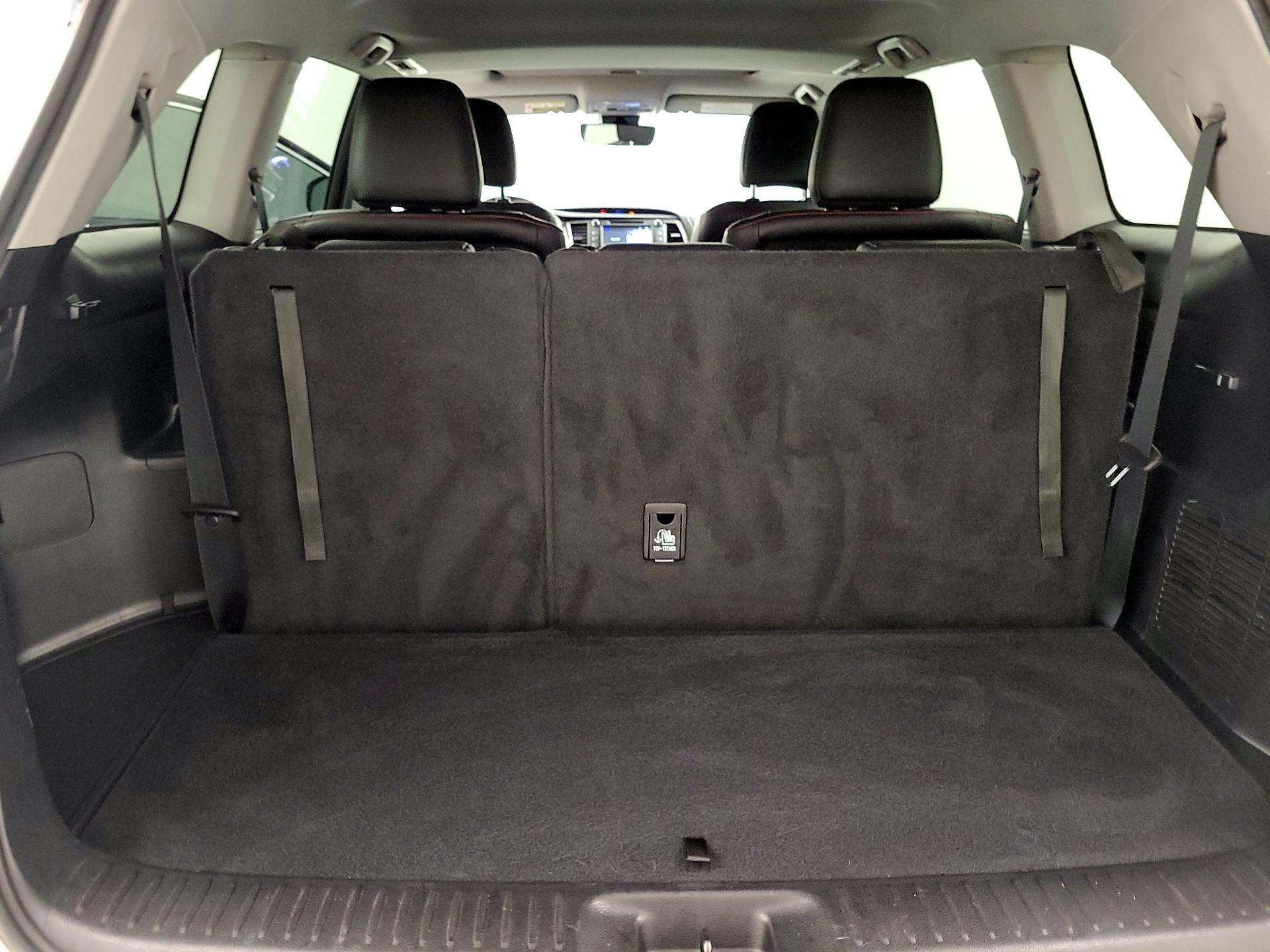 Thumbnail: 2019 Toyota Highlander - 16