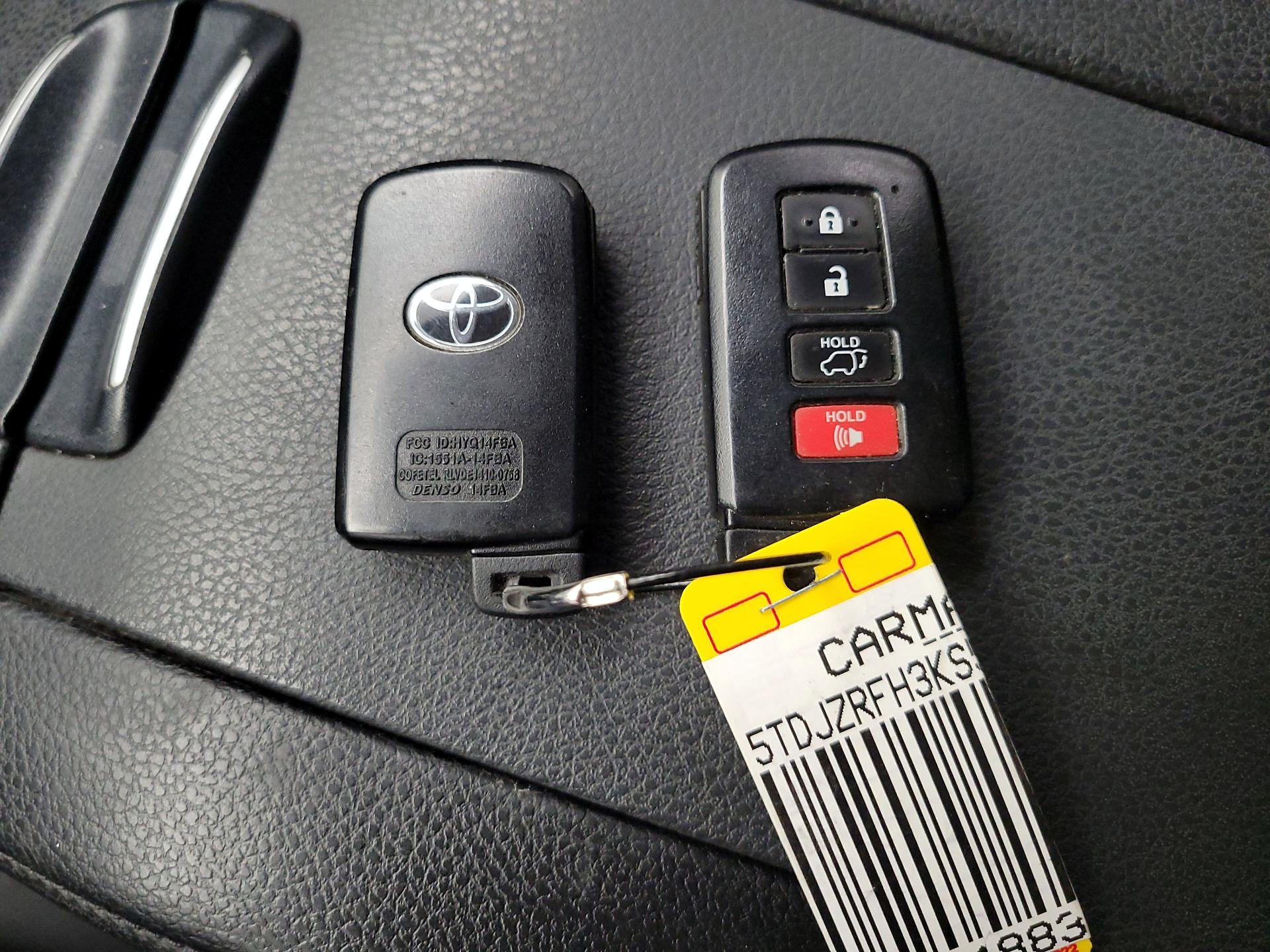 Thumbnail: 2019 Toyota Highlander - 18