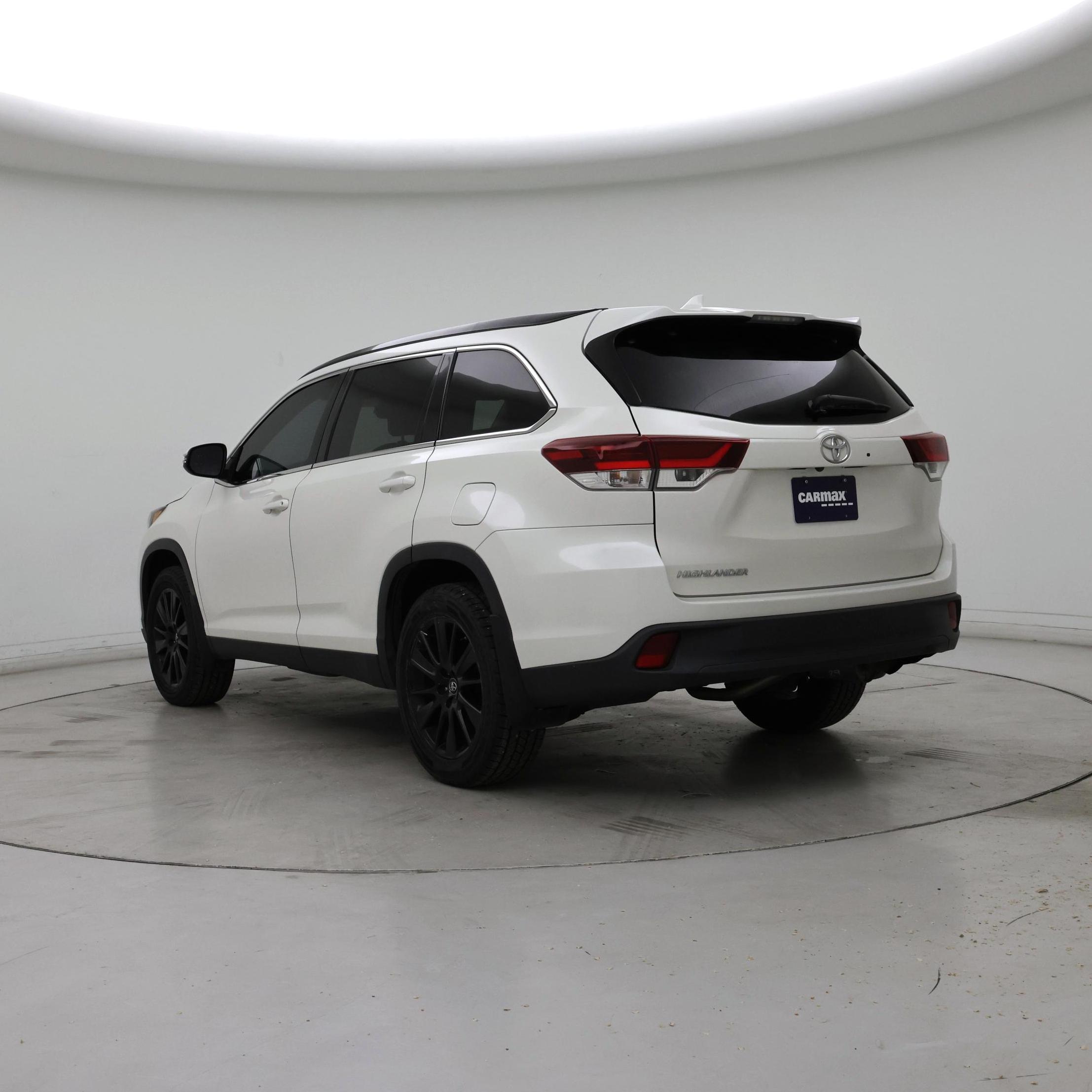 Thumbnail: 2019 Toyota Highlander - 2