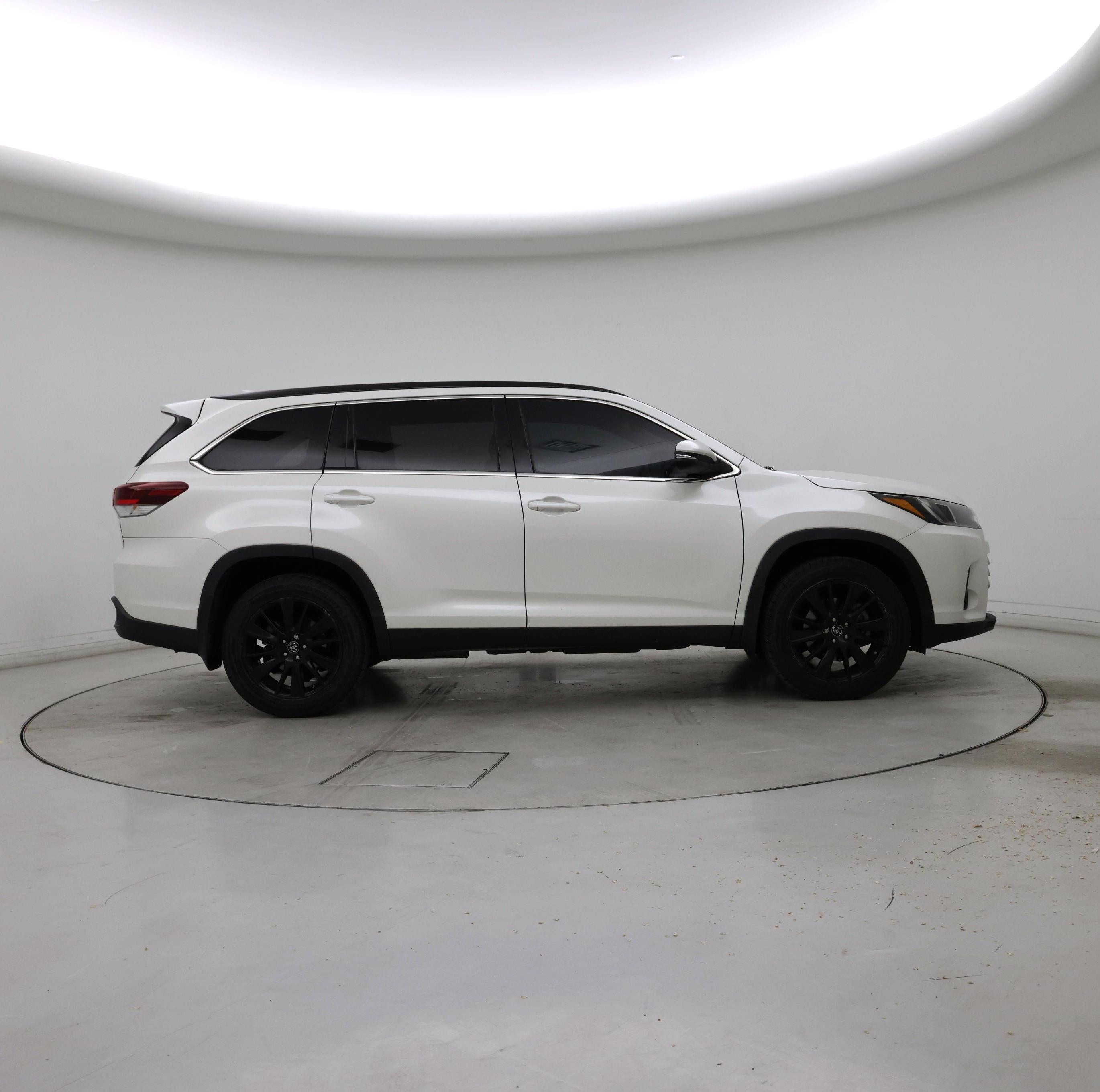 Thumbnail: 2019 Toyota Highlander - 7