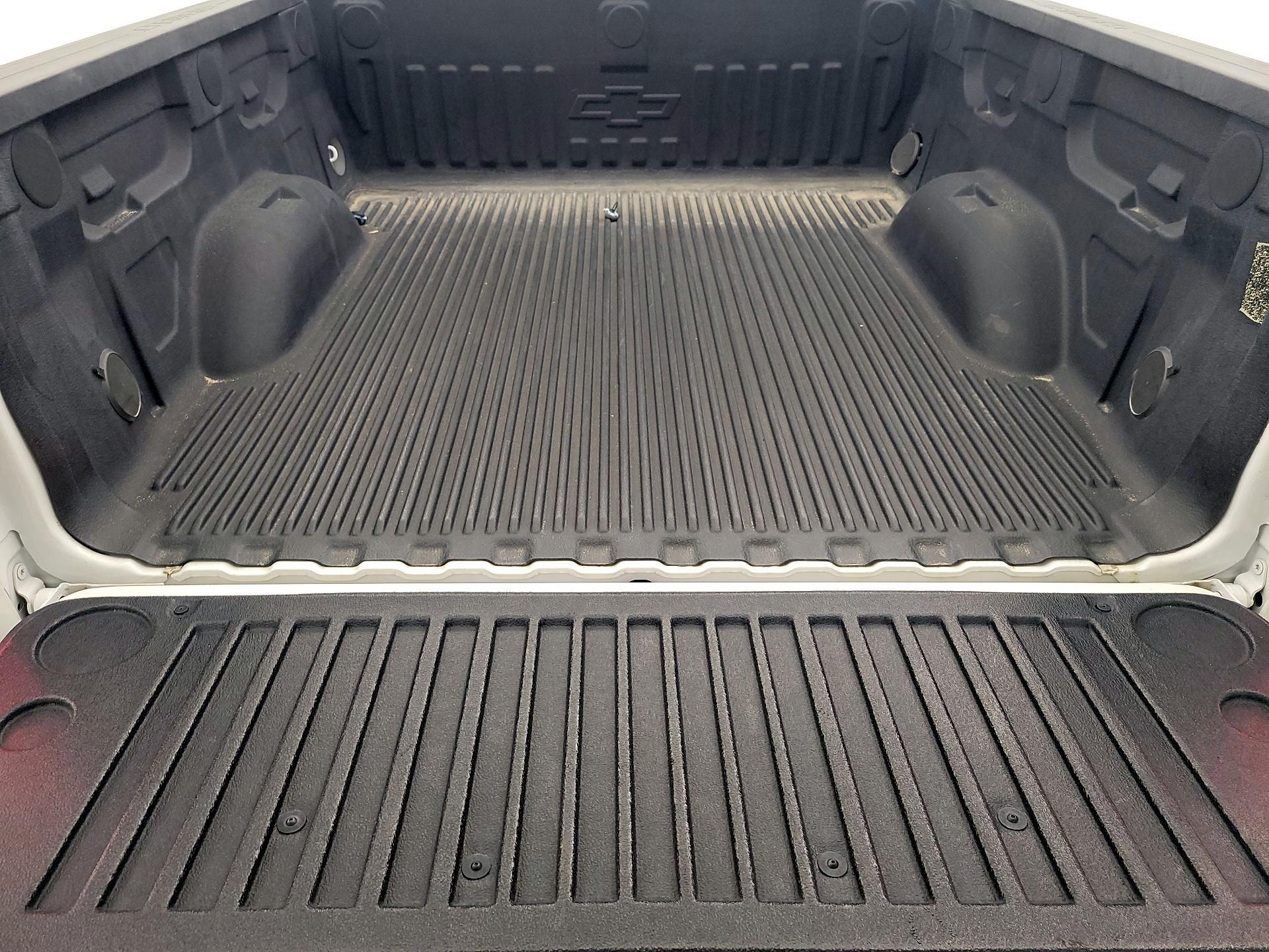 Thumbnail: 2018 Chevrolet Silverado 1500 - 17