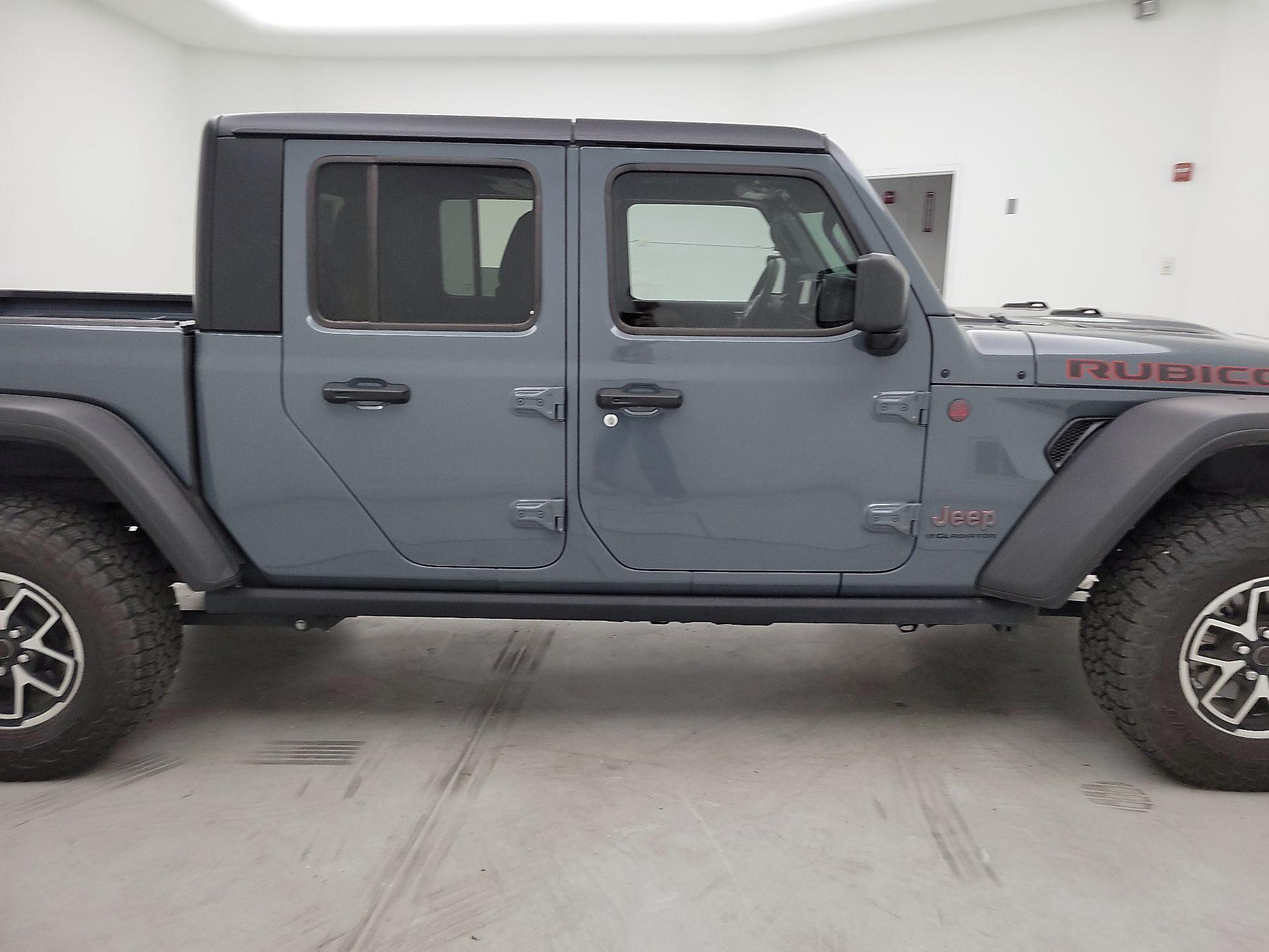 Thumbnail: 2025 Jeep Gladiator - 4