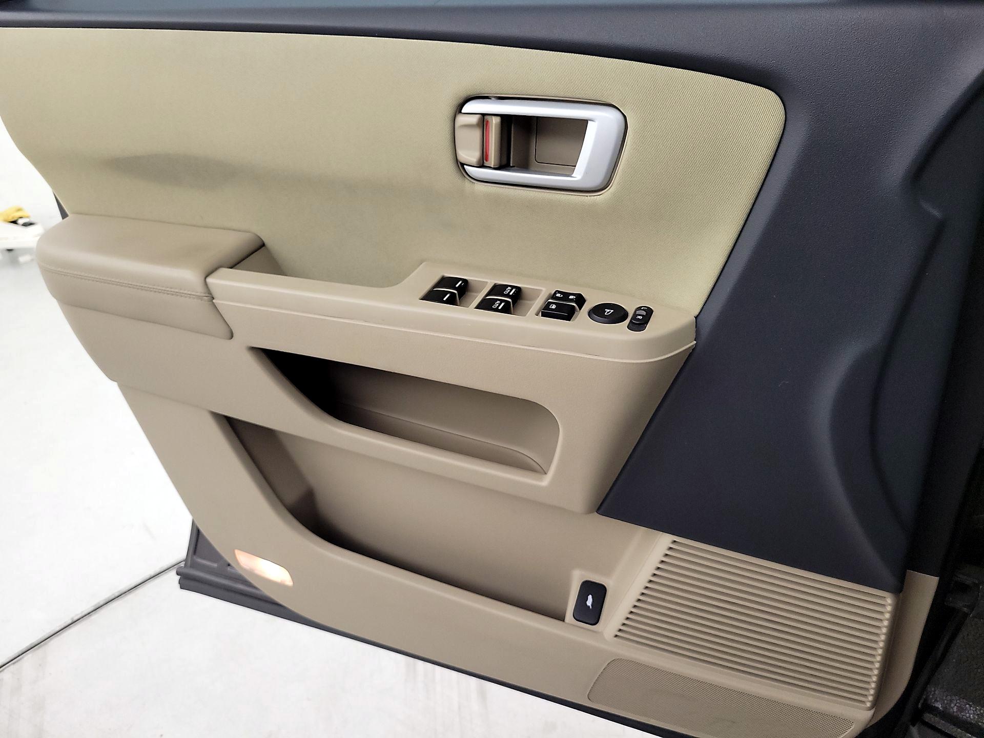 Thumbnail: 2015 Honda Pilot - 12