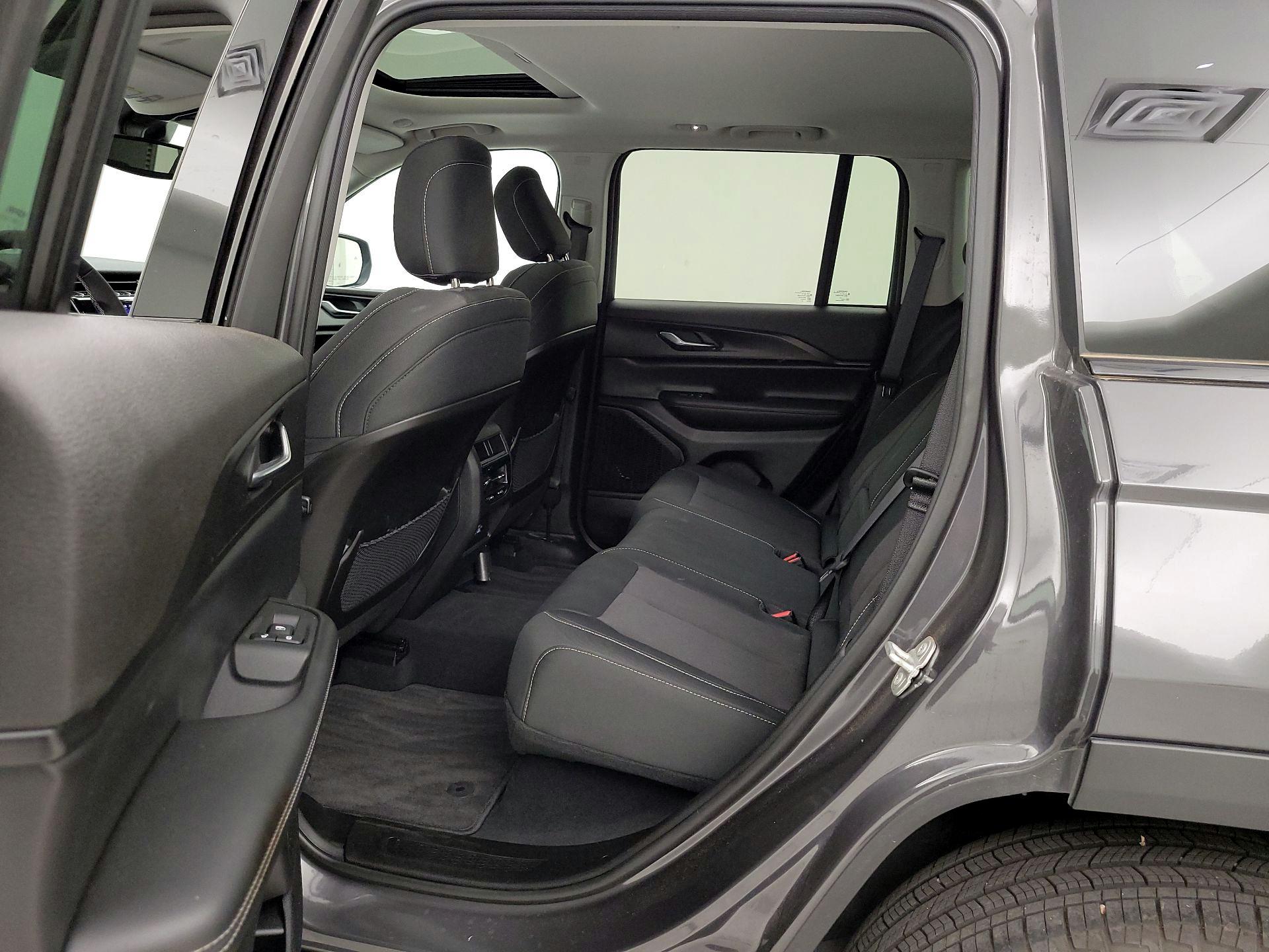 Thumbnail: 2024 Jeep Grand Cherokee - 20