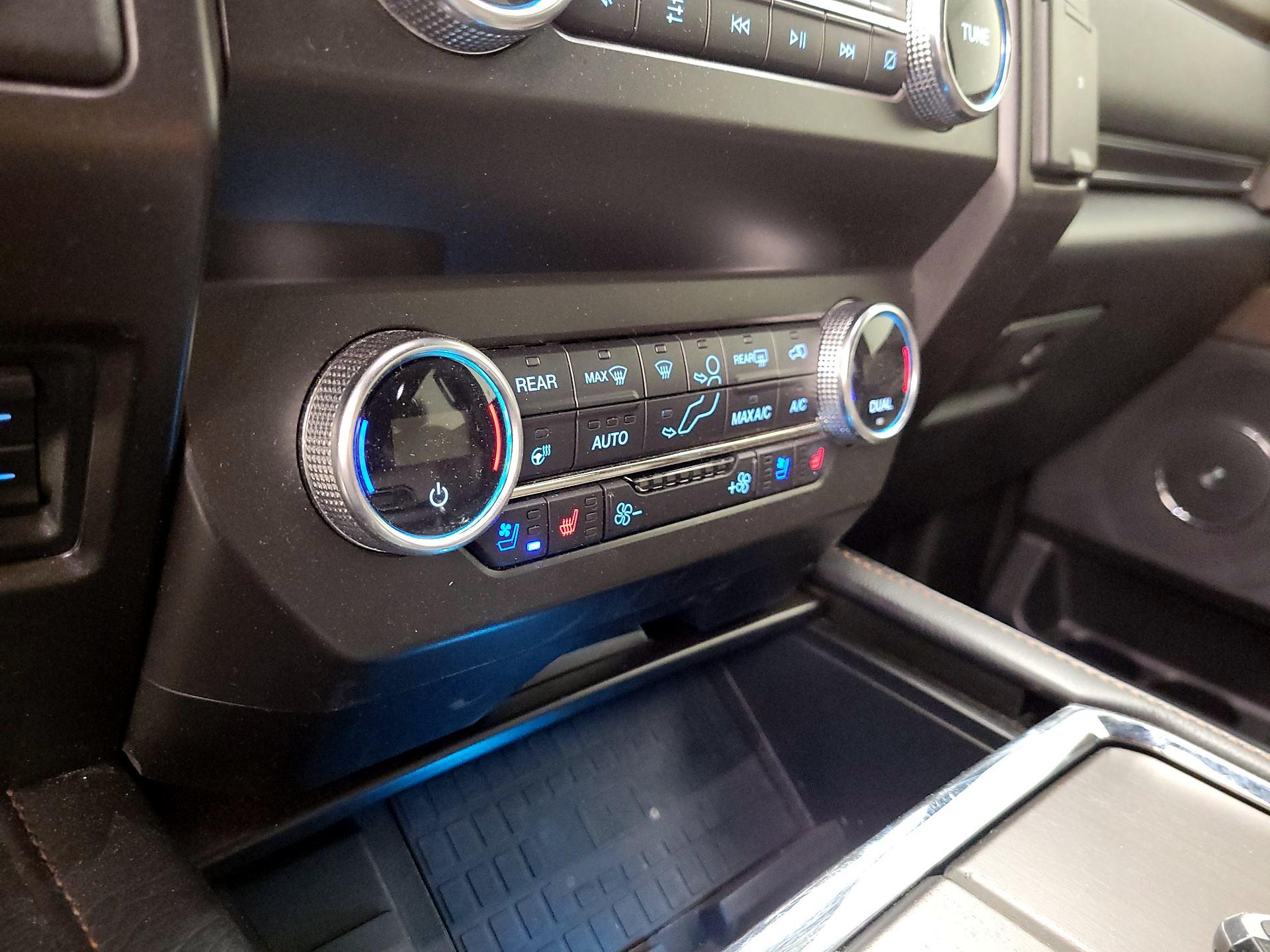 Thumbnail: 2020 Ford Expedition - 17