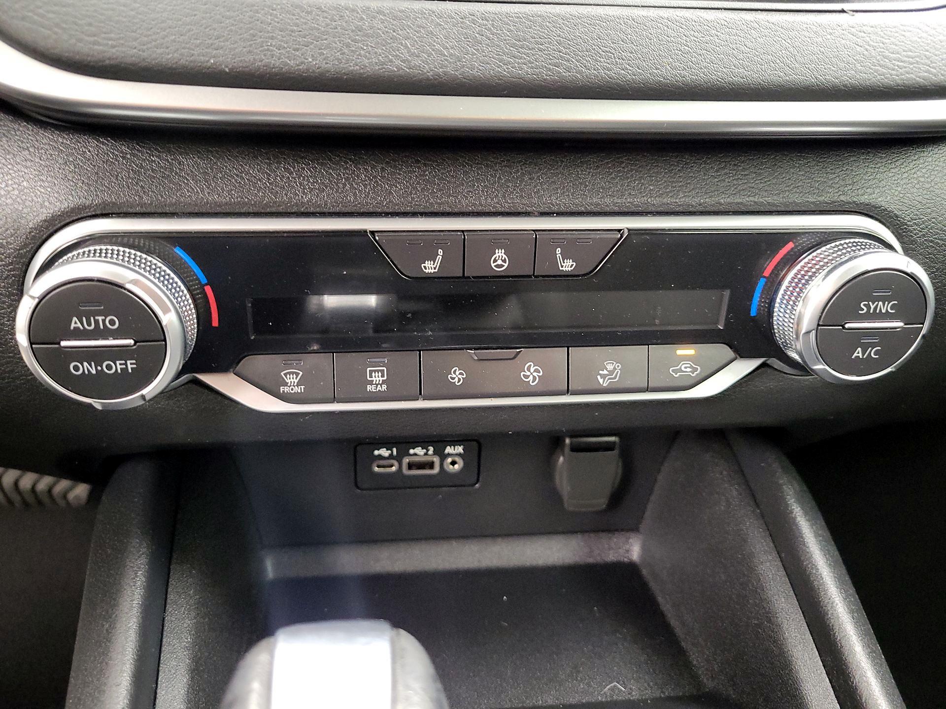 Thumbnail: 2019 Nissan Altima - 16