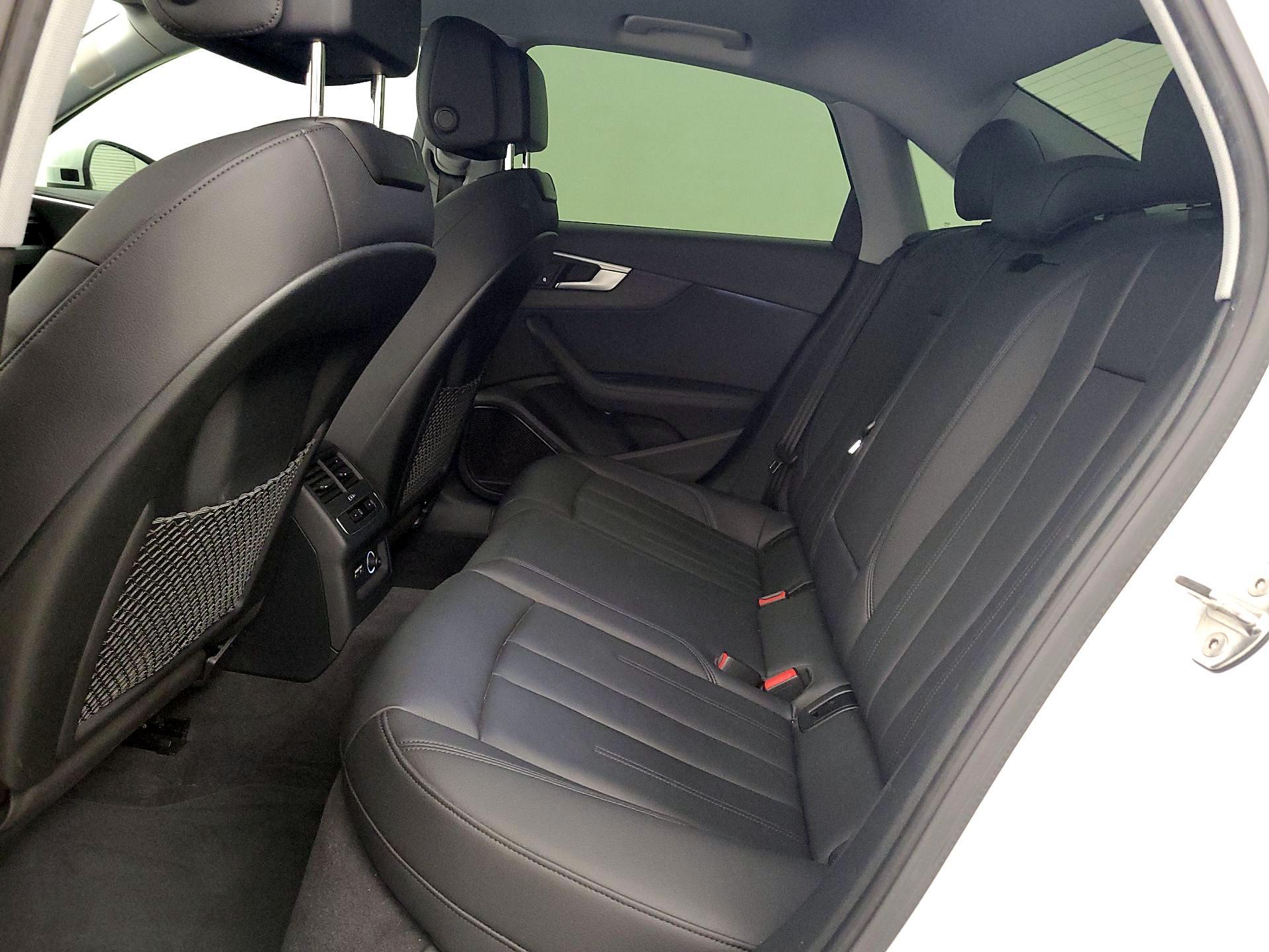 Thumbnail: 2019 Audi A4 - 17