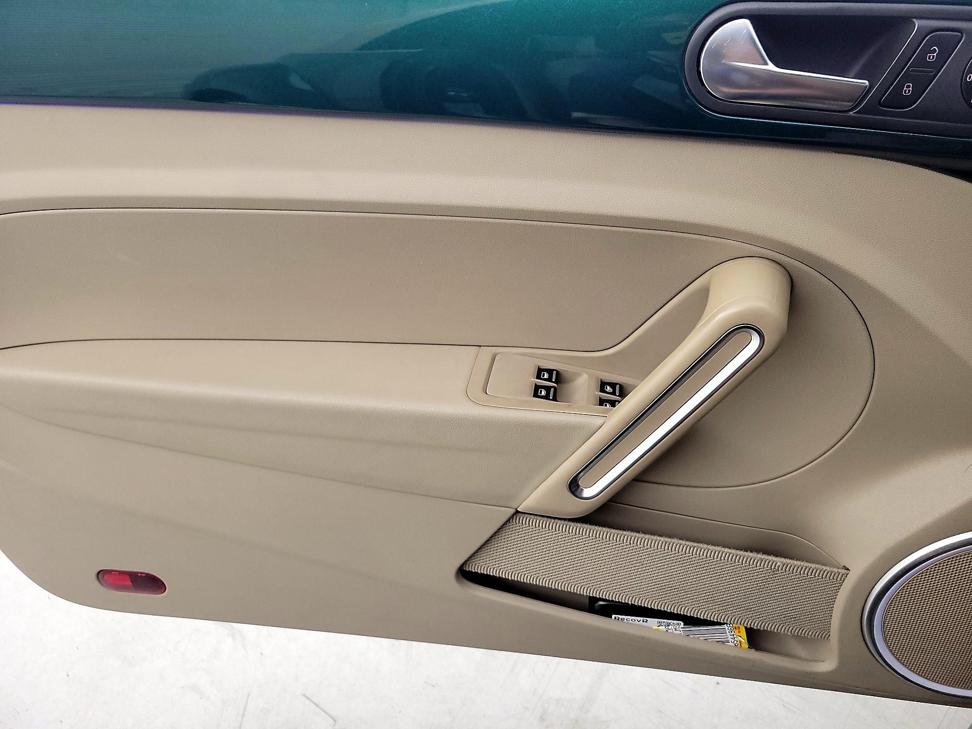 Thumbnail: 2018 Volkswagen Beetle - 12