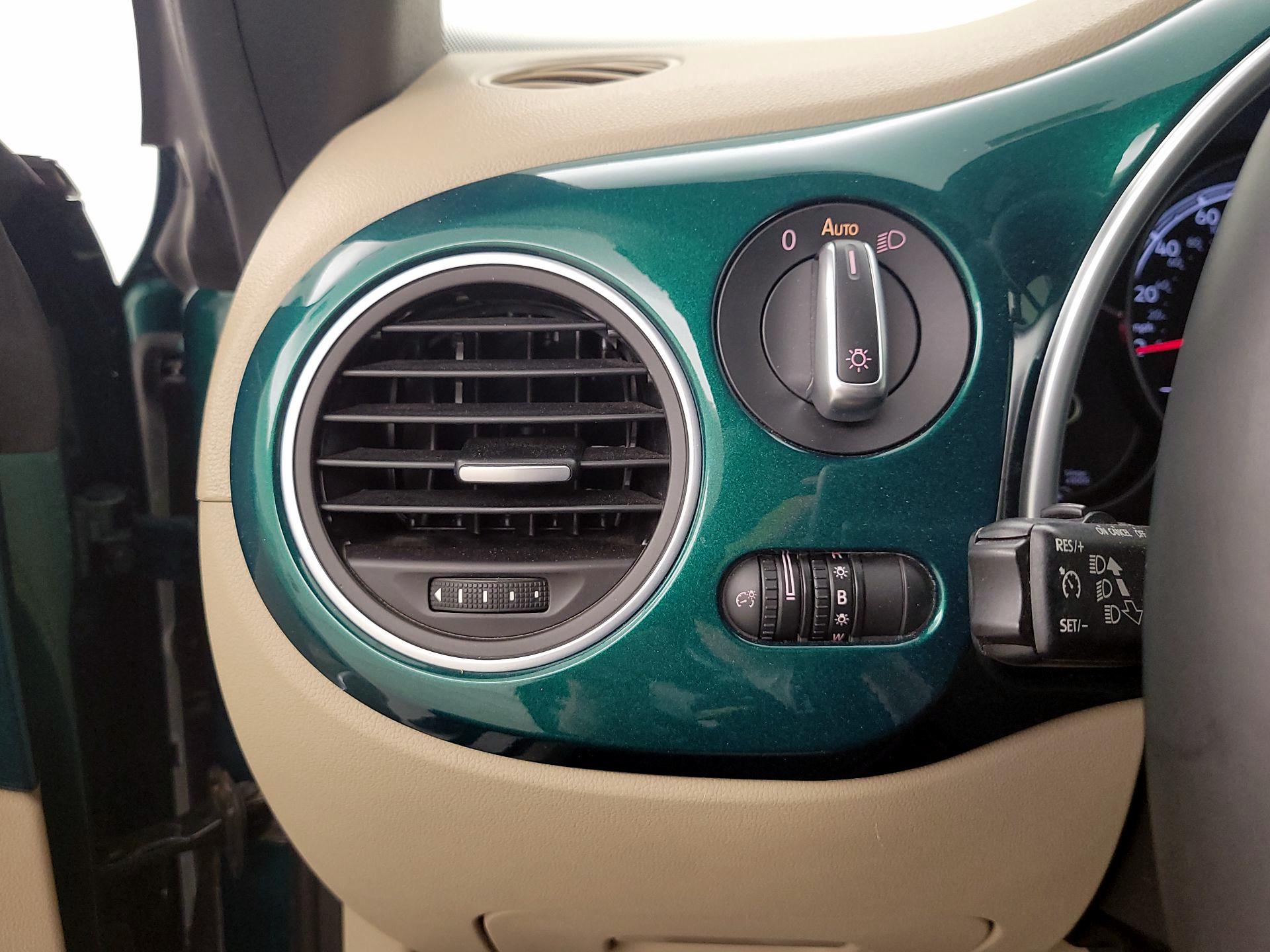 Thumbnail: 2018 Volkswagen Beetle - 13