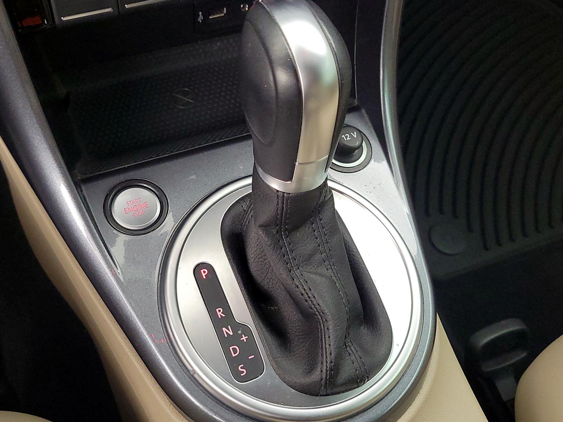 Thumbnail: 2018 Volkswagen Beetle - 16