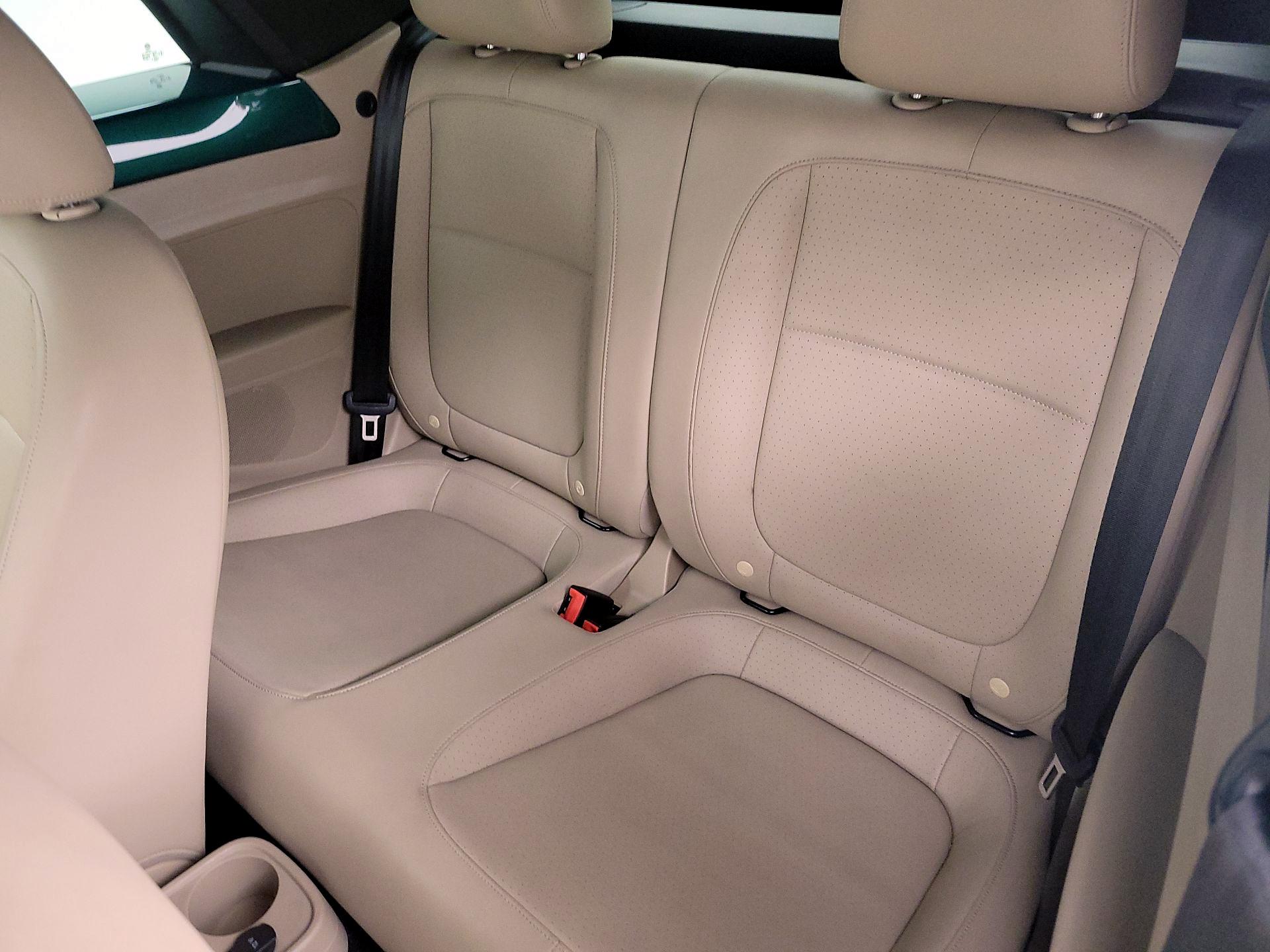 Thumbnail: 2018 Volkswagen Beetle - 17