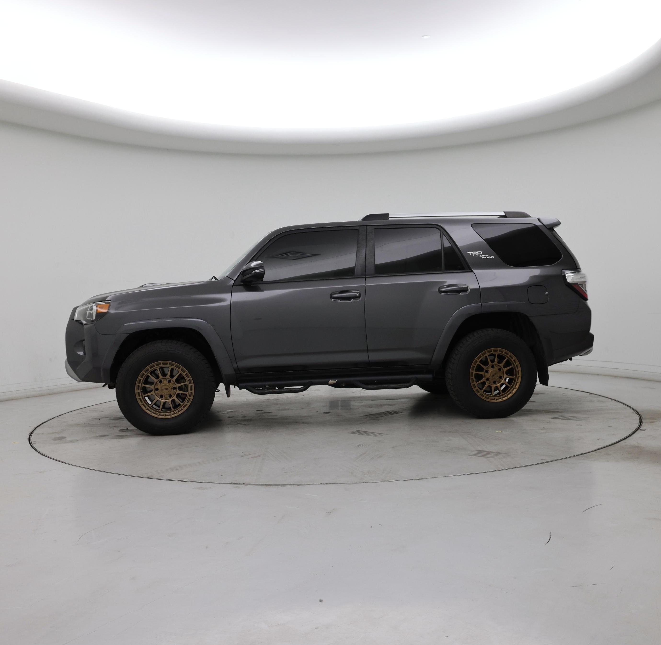 Thumbnail: 2018 Toyota 4Runner - 3