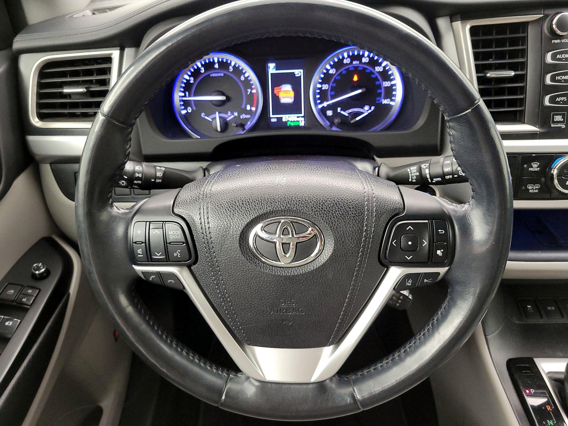 Thumbnail: 2018 Toyota Highlander - 10