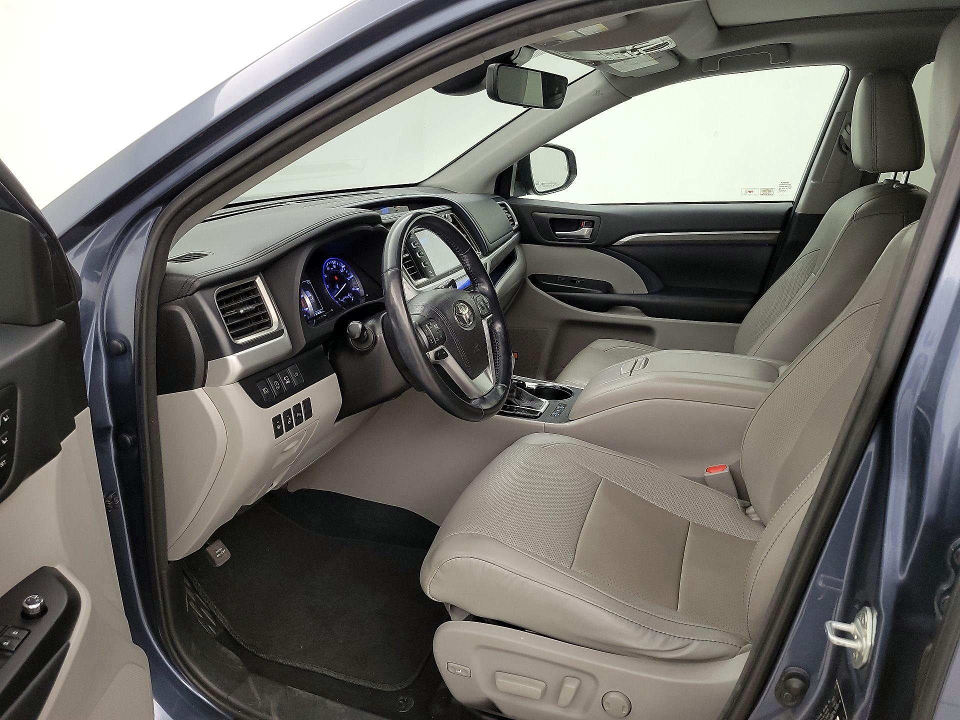 Thumbnail: 2018 Toyota Highlander - 11