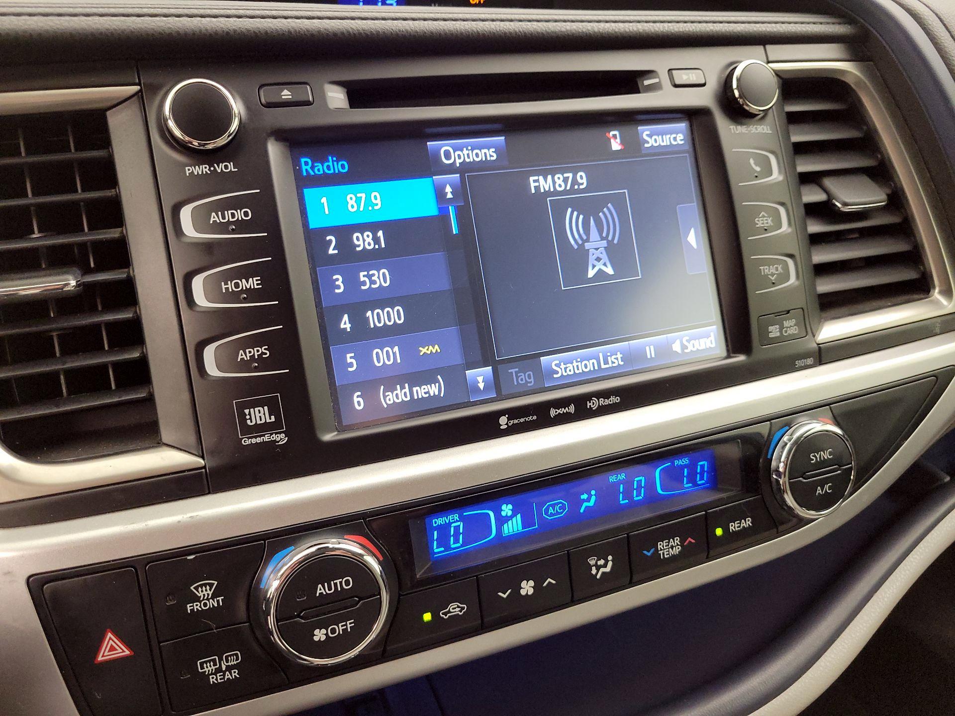 Thumbnail: 2018 Toyota Highlander - 16