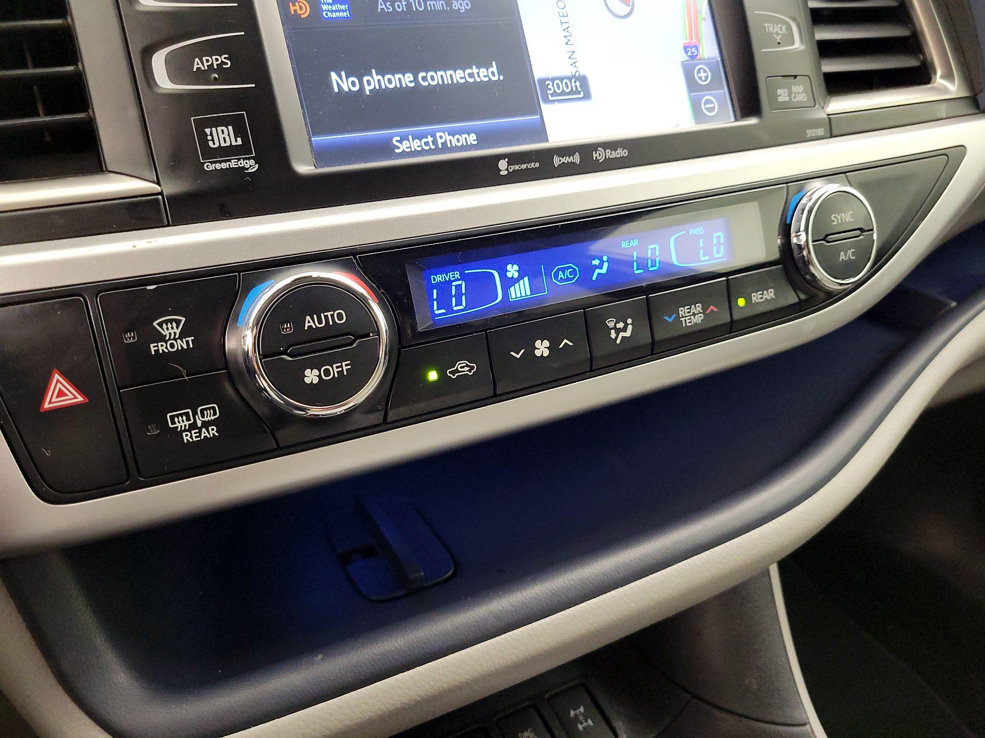Thumbnail: 2018 Toyota Highlander - 17