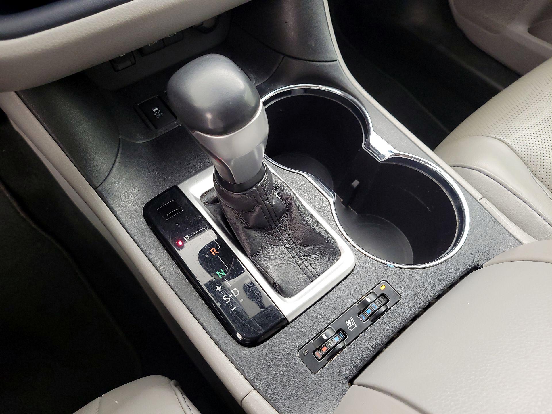 Thumbnail: 2018 Toyota Highlander - 18