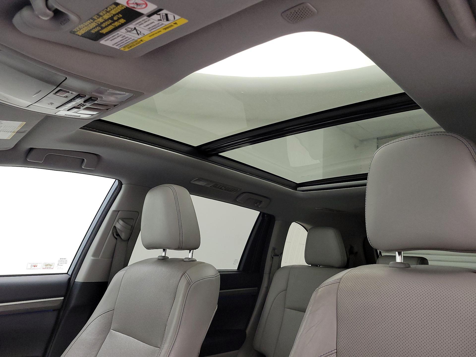 Thumbnail: 2018 Toyota Highlander - 20