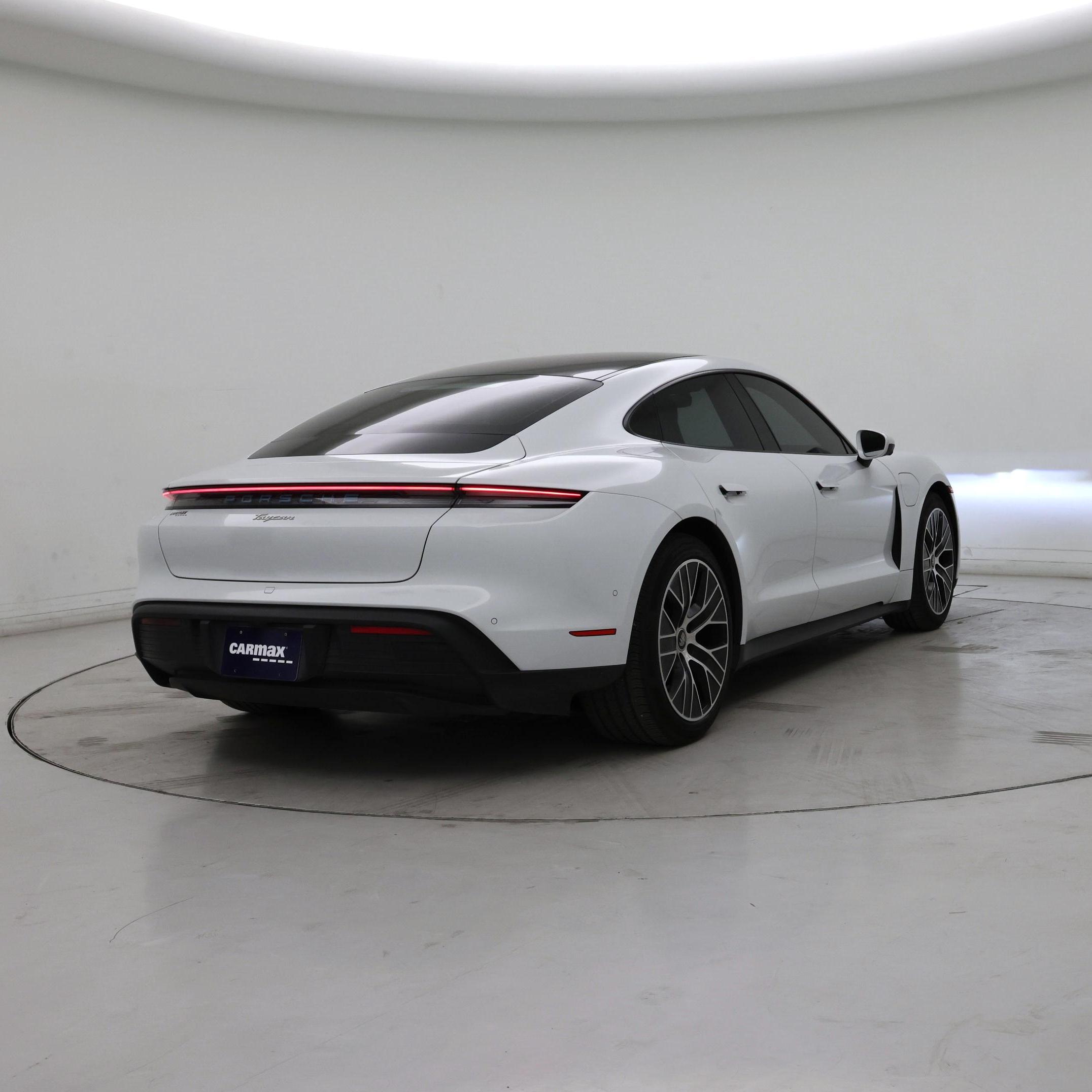 Thumbnail: 2022 Porsche Taycan - 8
