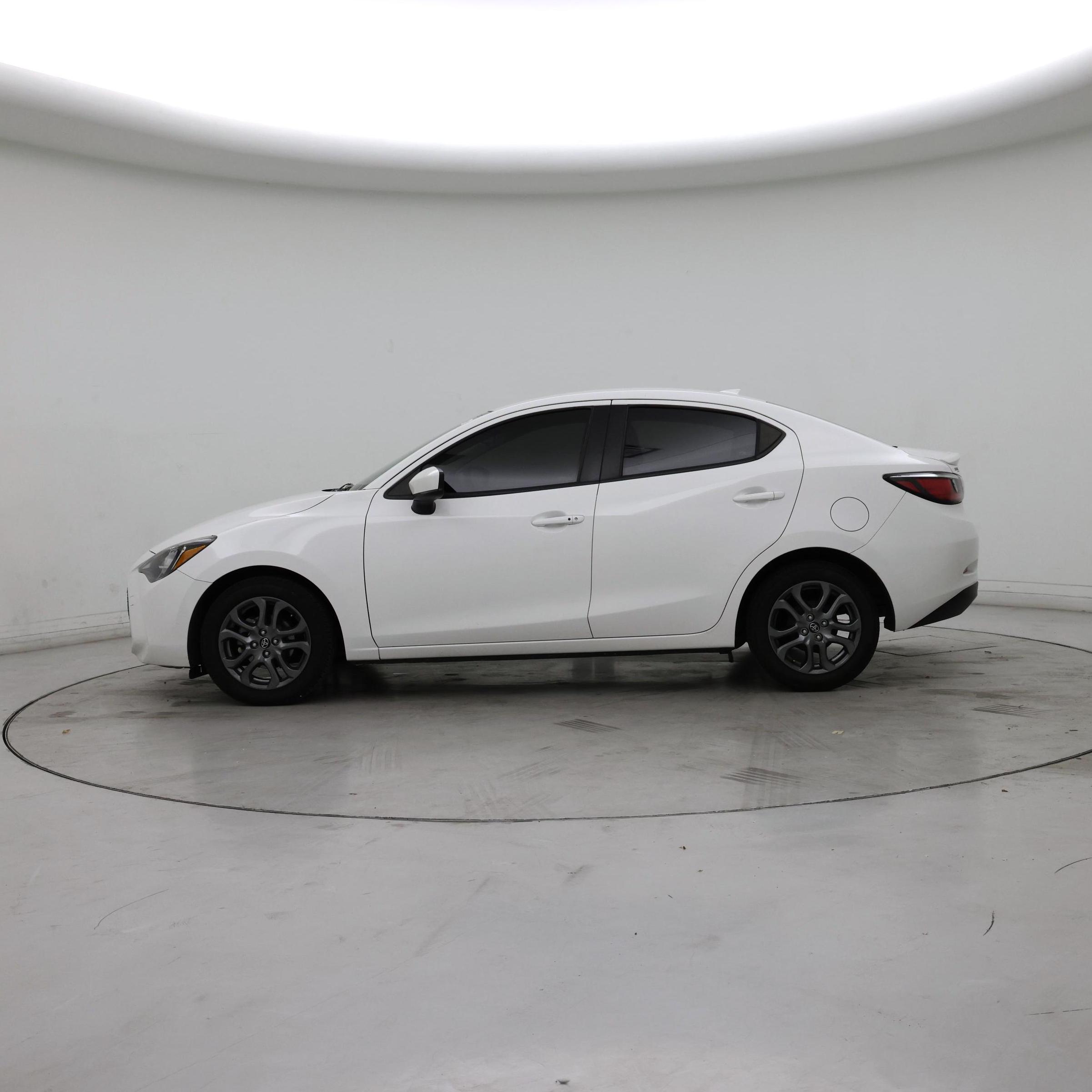 Thumbnail: 2019 Toyota Yaris - 3