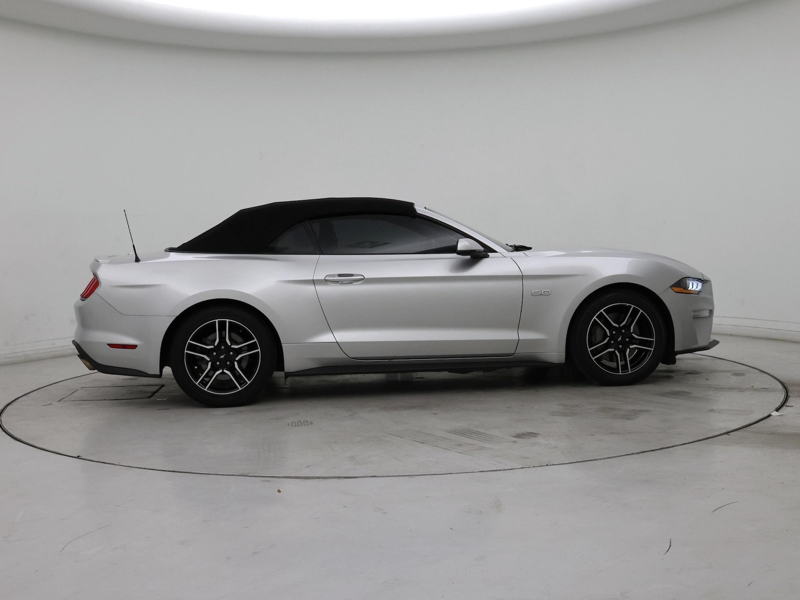 2019 Ford Mustang GT Premium - Photo 8