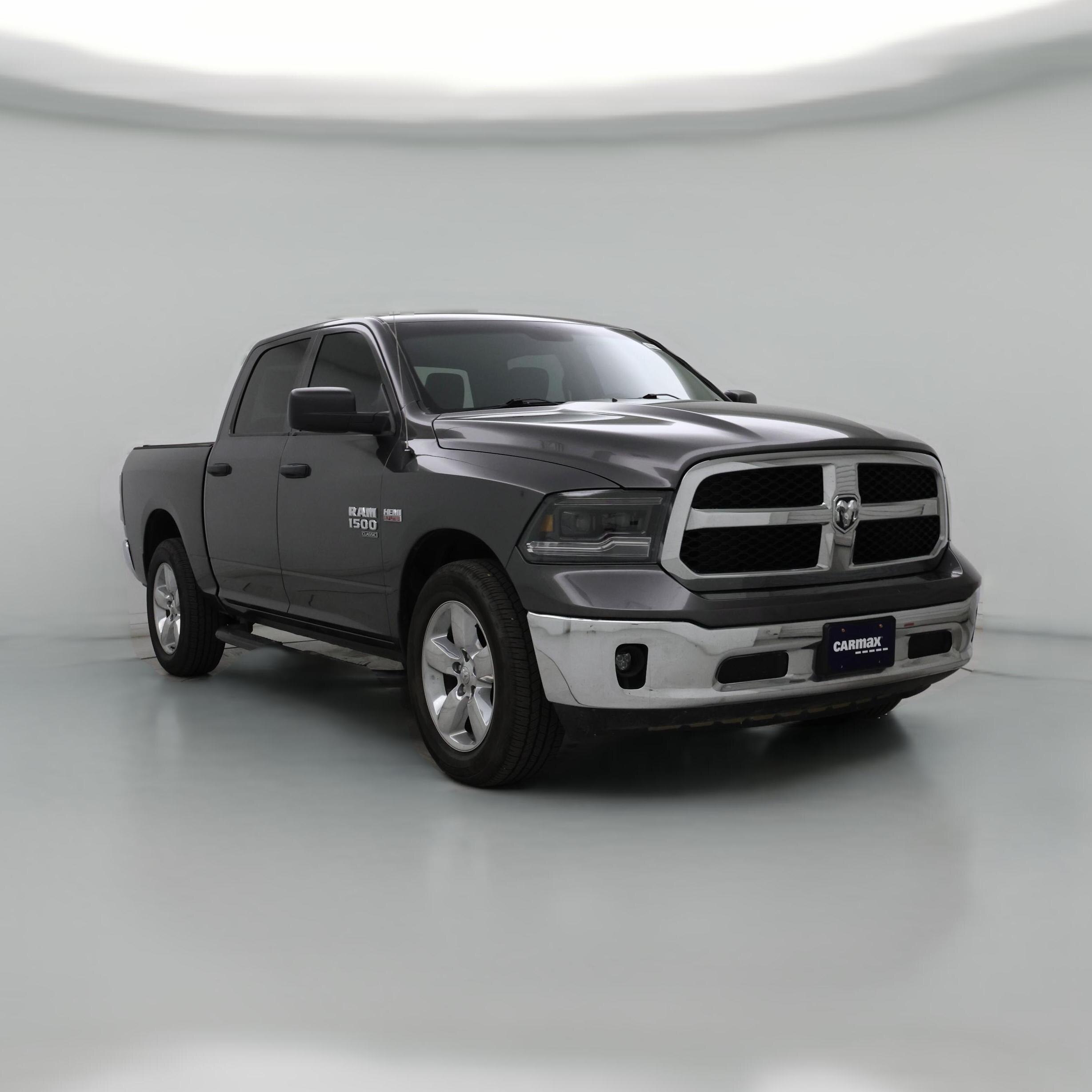 Thumbnail: 2019 RAM 1500 Classic - 1