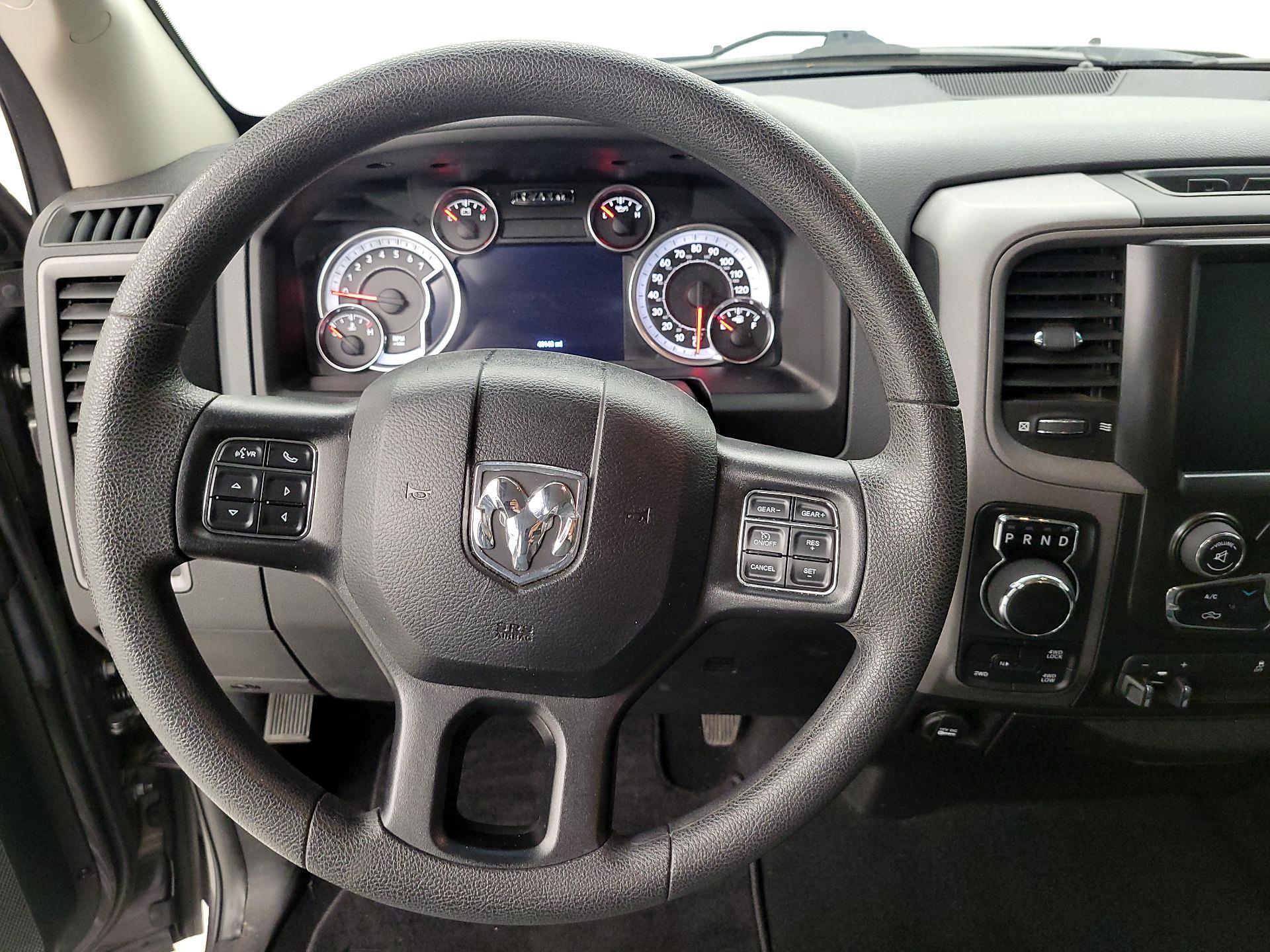 Thumbnail: 2019 RAM 1500 Classic - 10