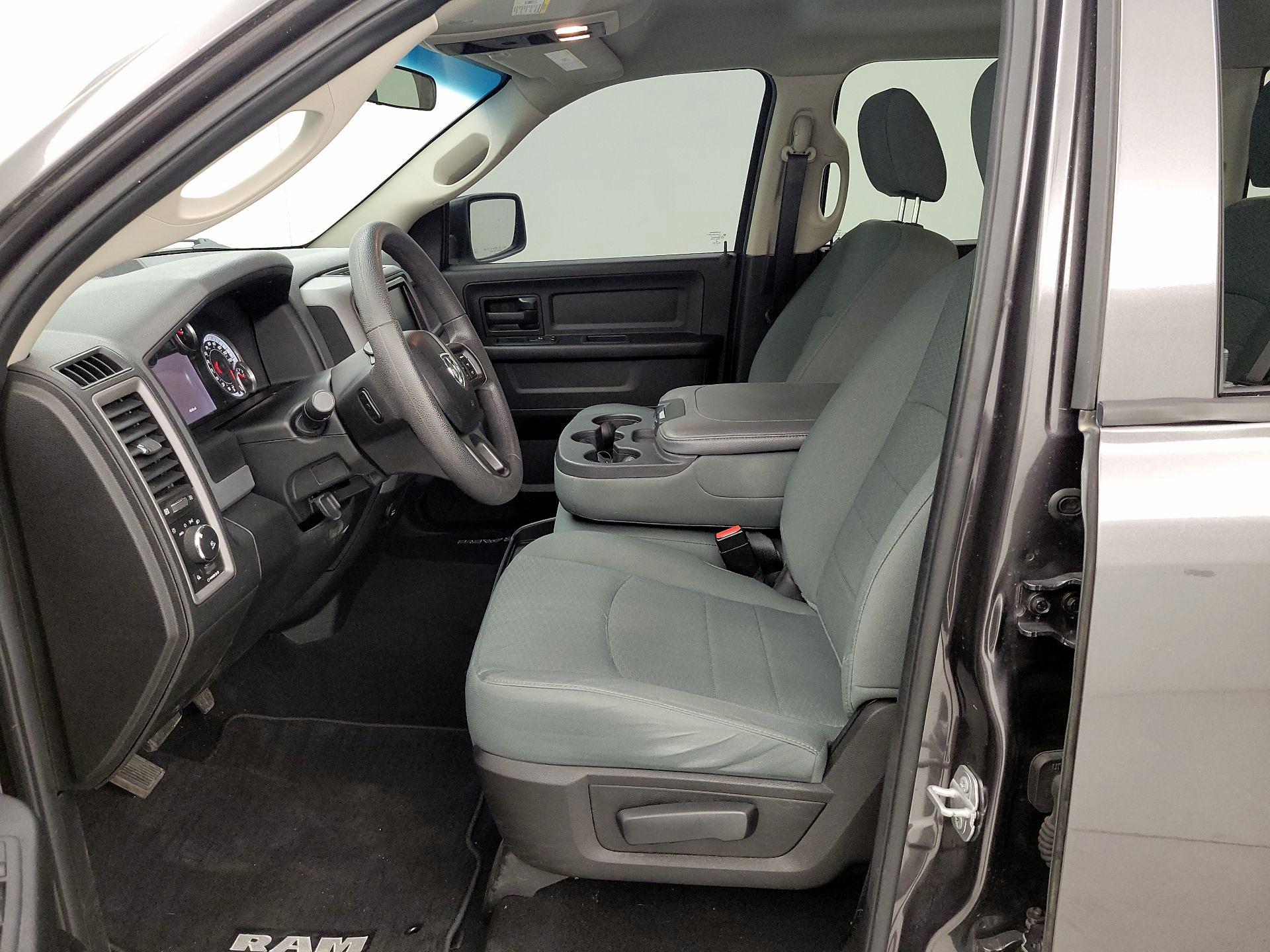 Thumbnail: 2019 RAM 1500 Classic - 11