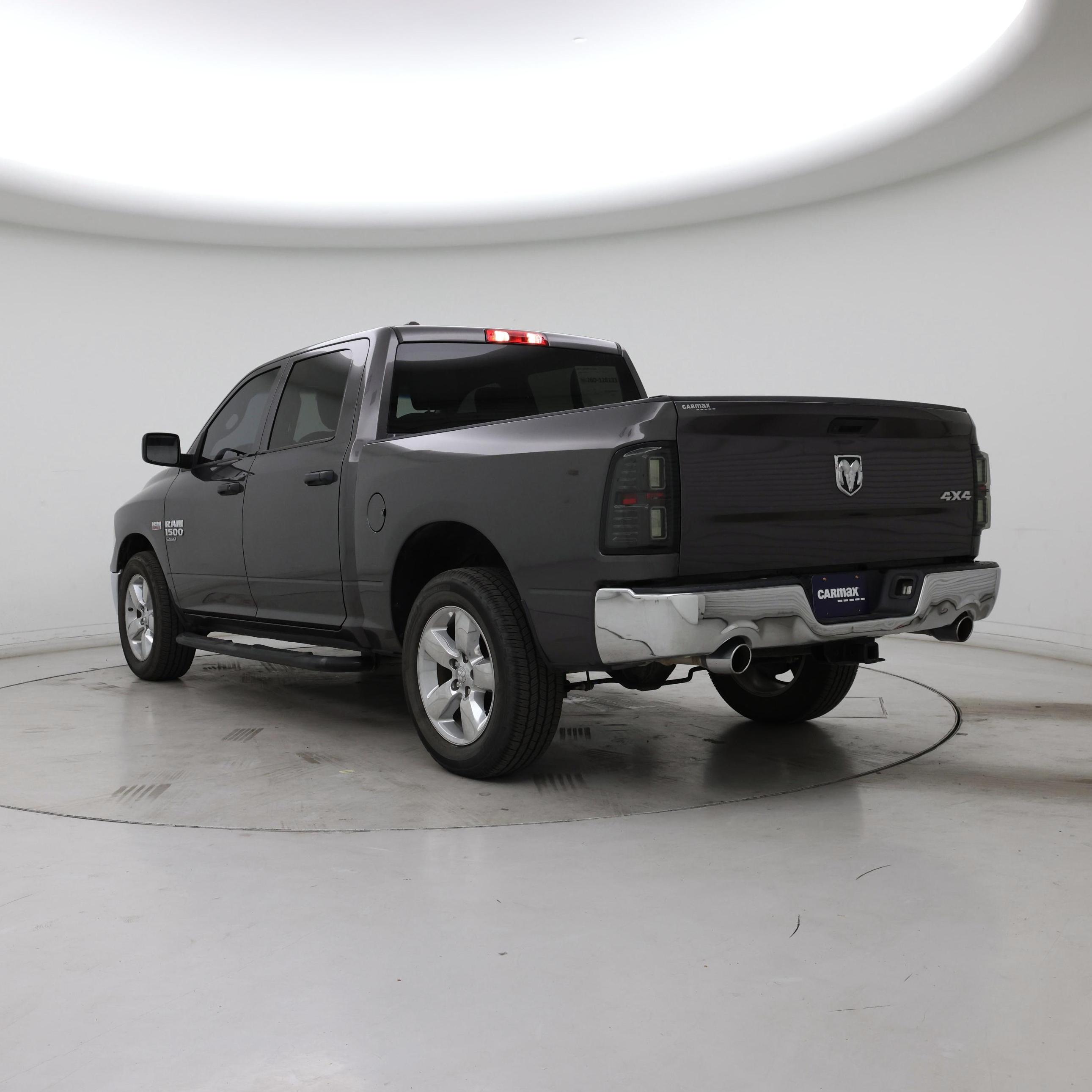 Thumbnail: 2019 RAM 1500 Classic - 2