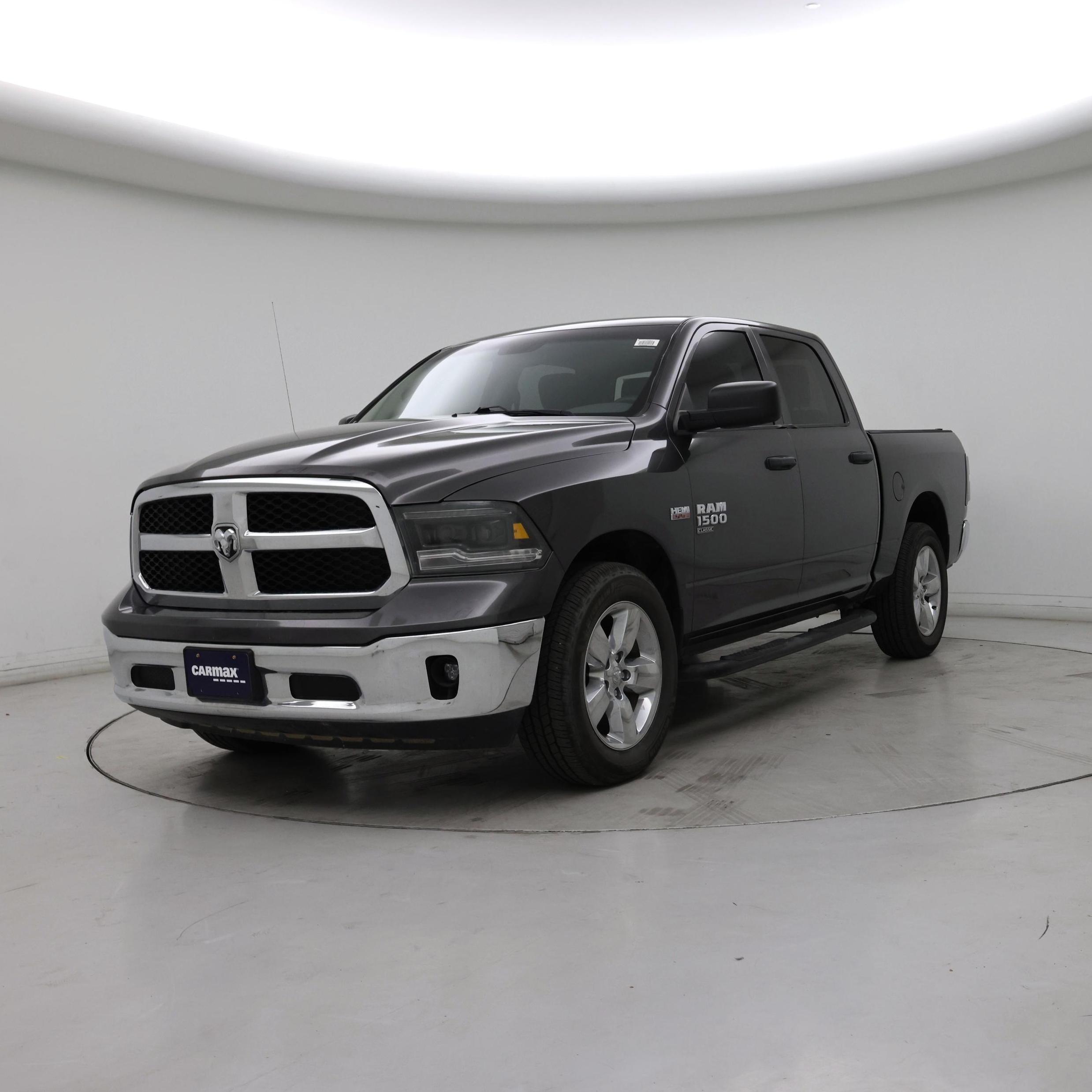 Thumbnail: 2019 RAM 1500 Classic - 4