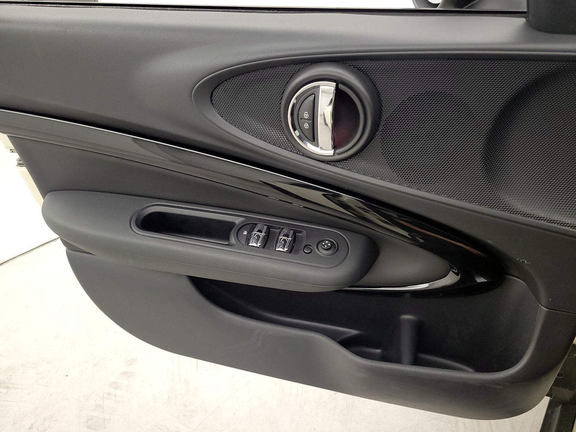 Thumbnail: 2019 MINI Cooper Clubman - 12