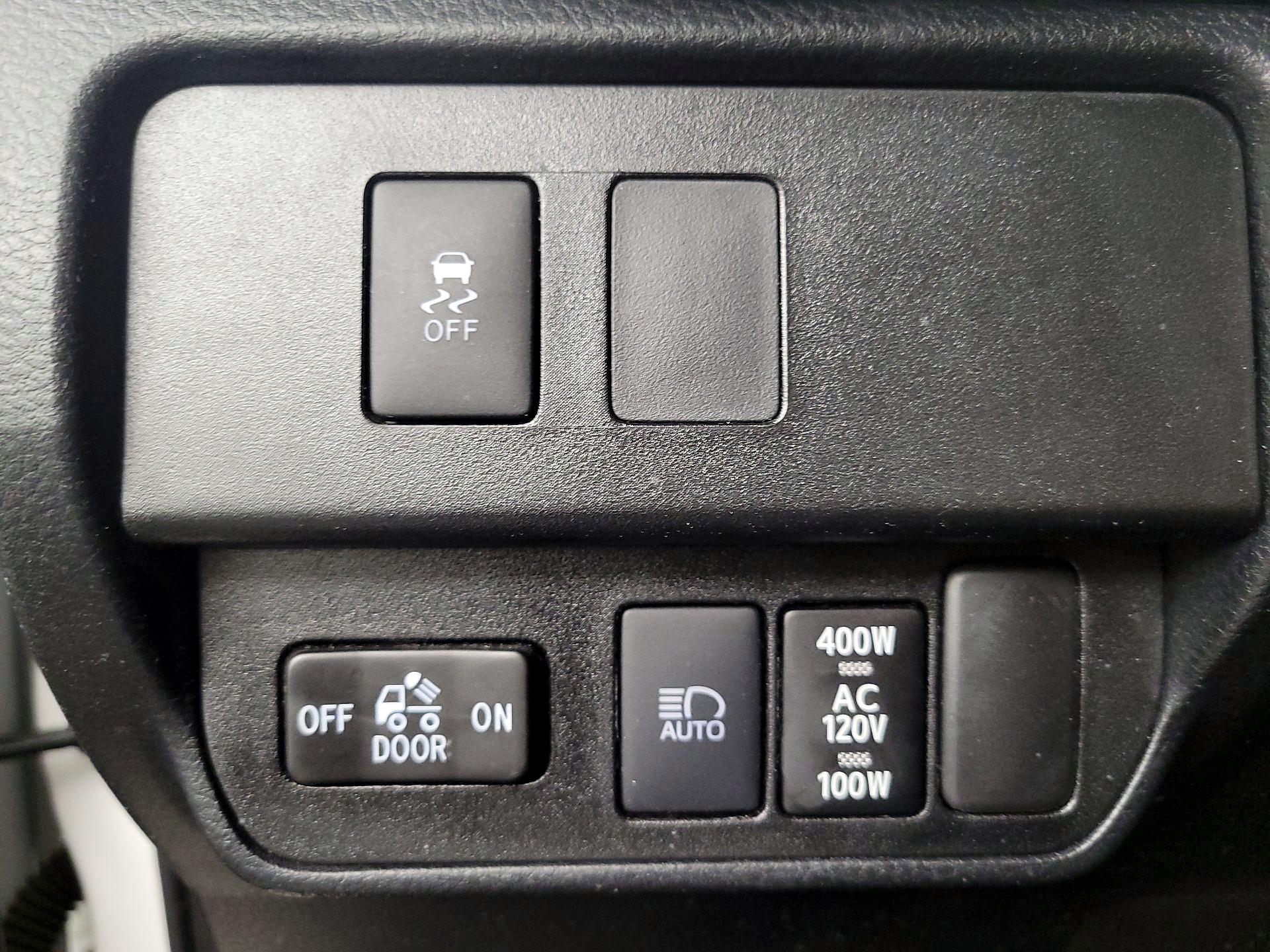 Thumbnail: 2021 Toyota Tacoma - 13