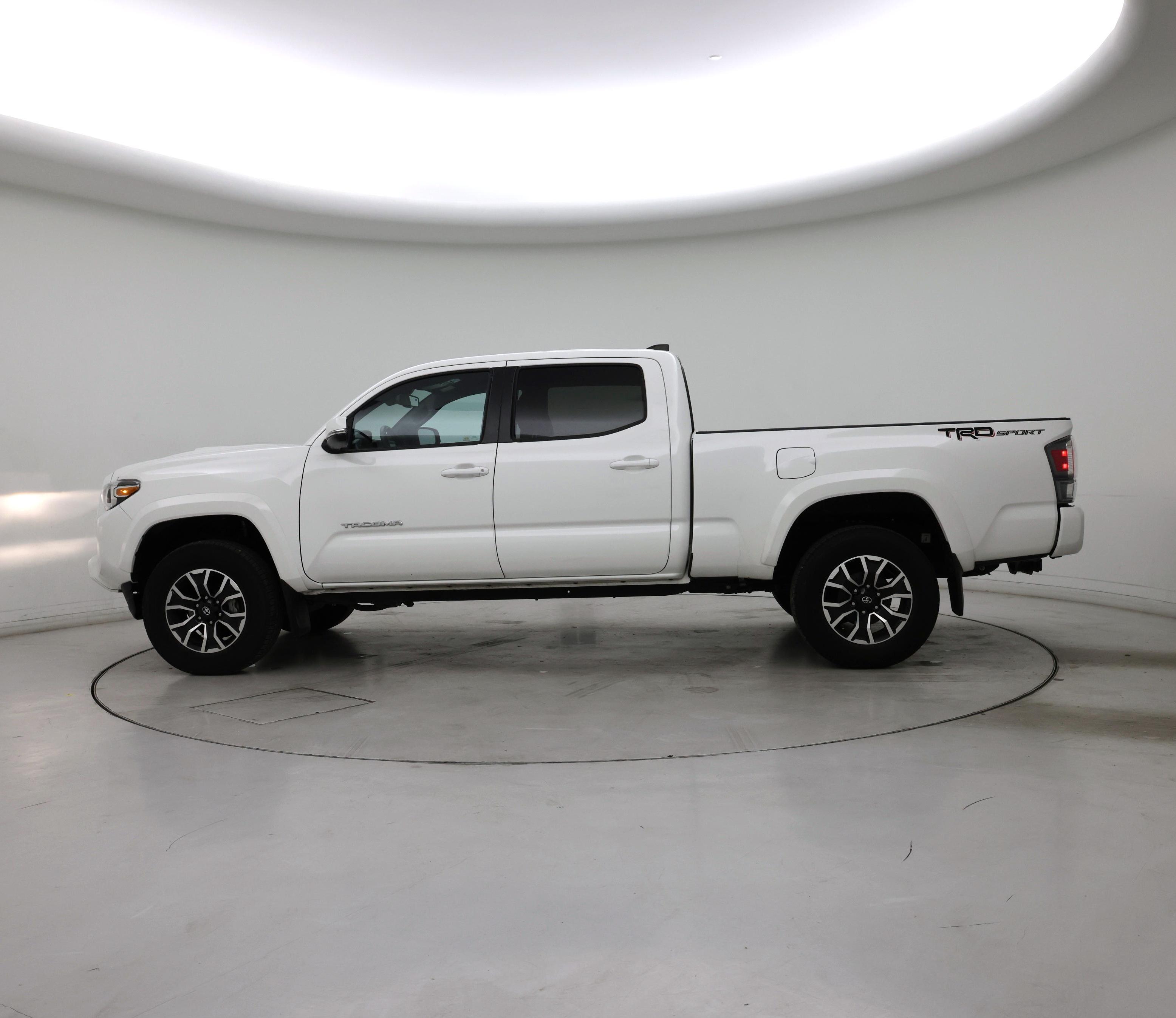 Thumbnail: 2021 Toyota Tacoma - 3