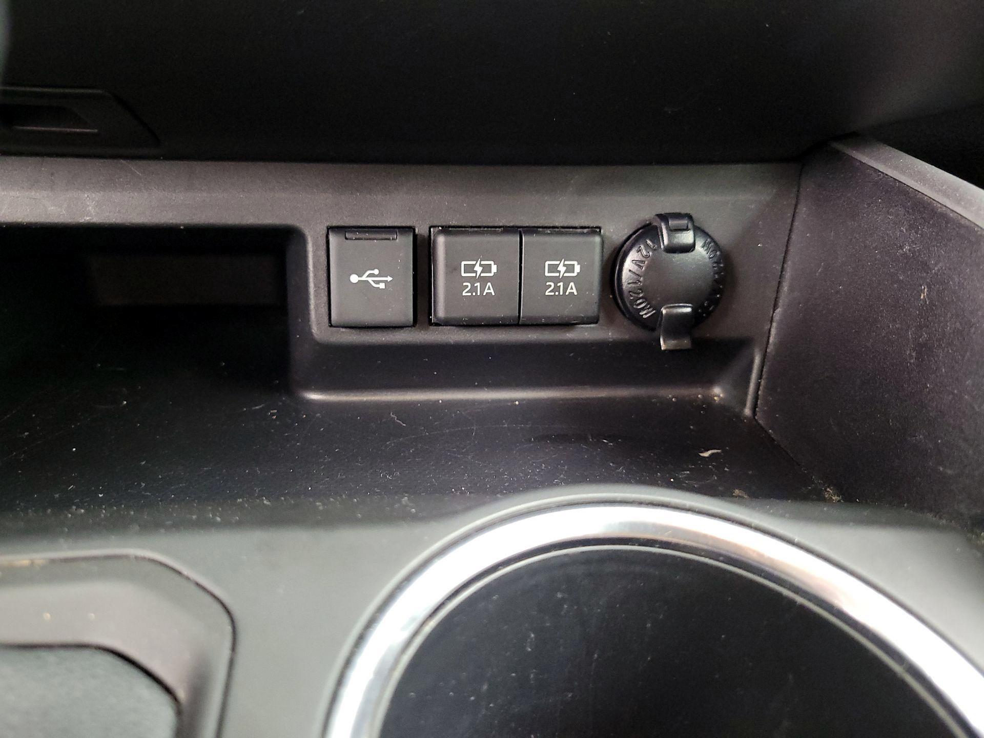 Thumbnail: 2020 Toyota Highlander - 18