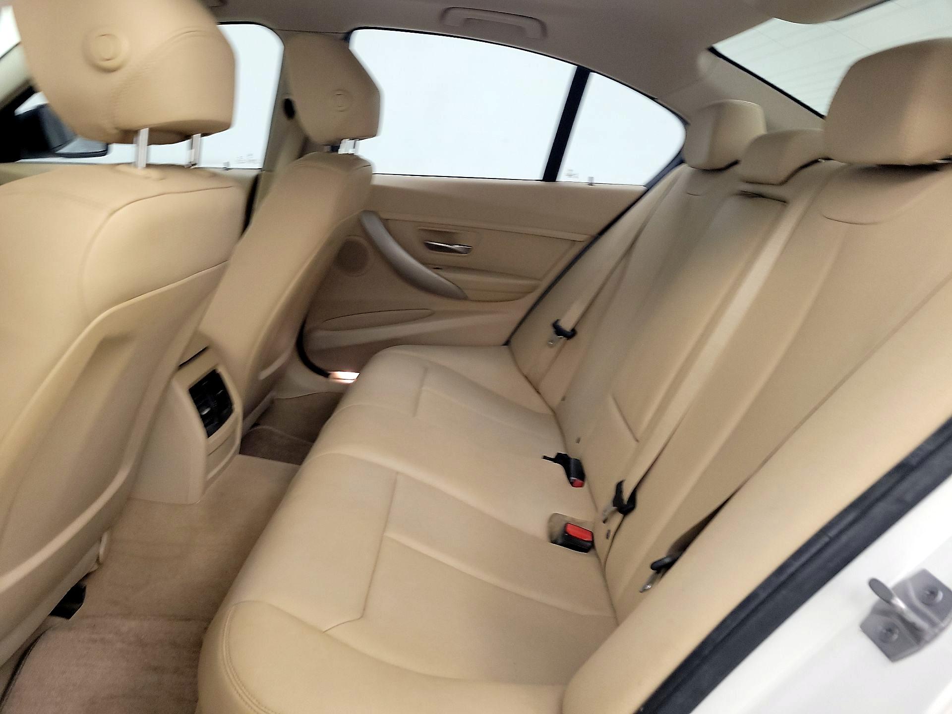 Thumbnail: 2015 BMW 3 Series - 16