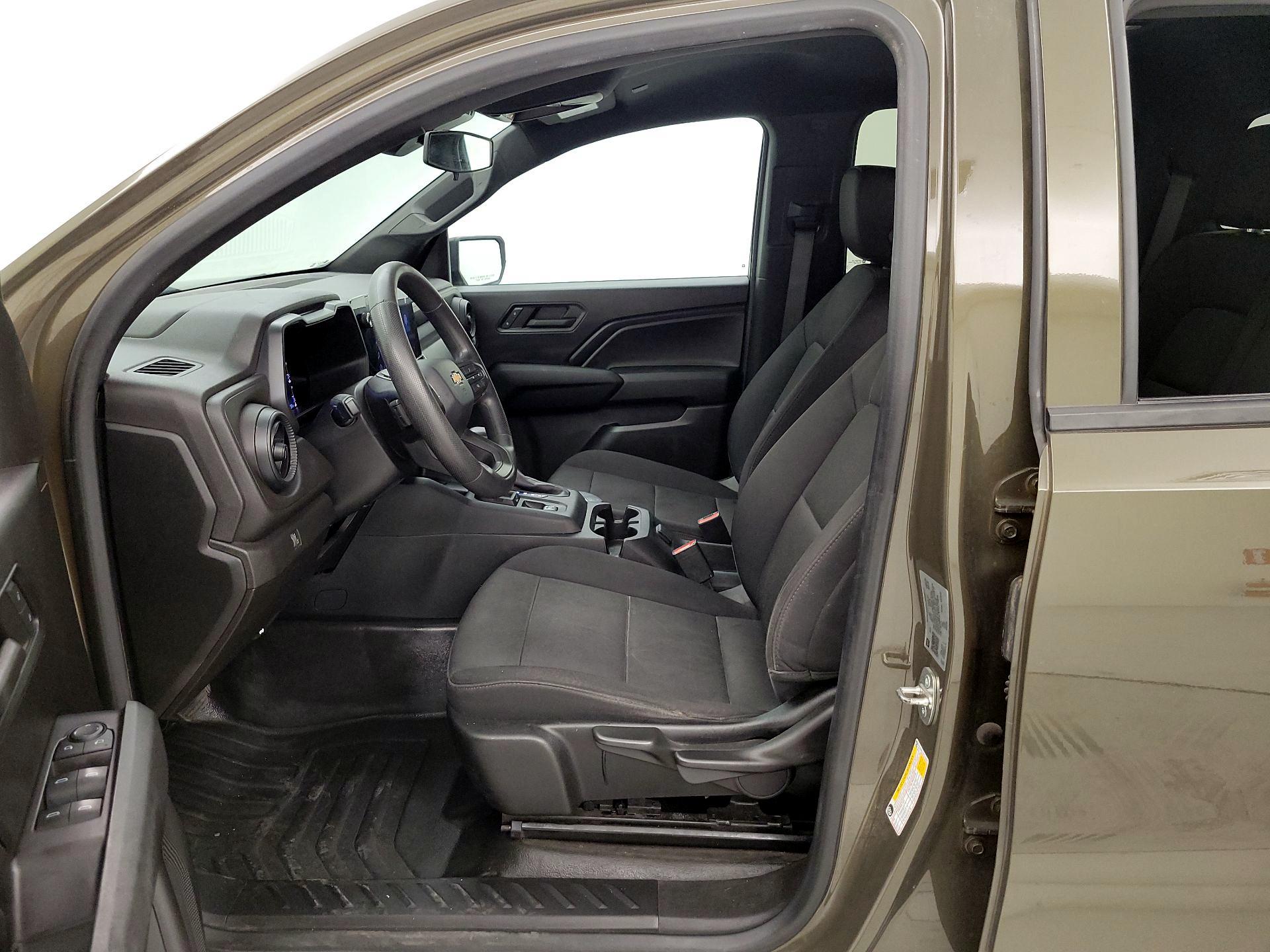 Thumbnail: 2023 Chevrolet Colorado - 11