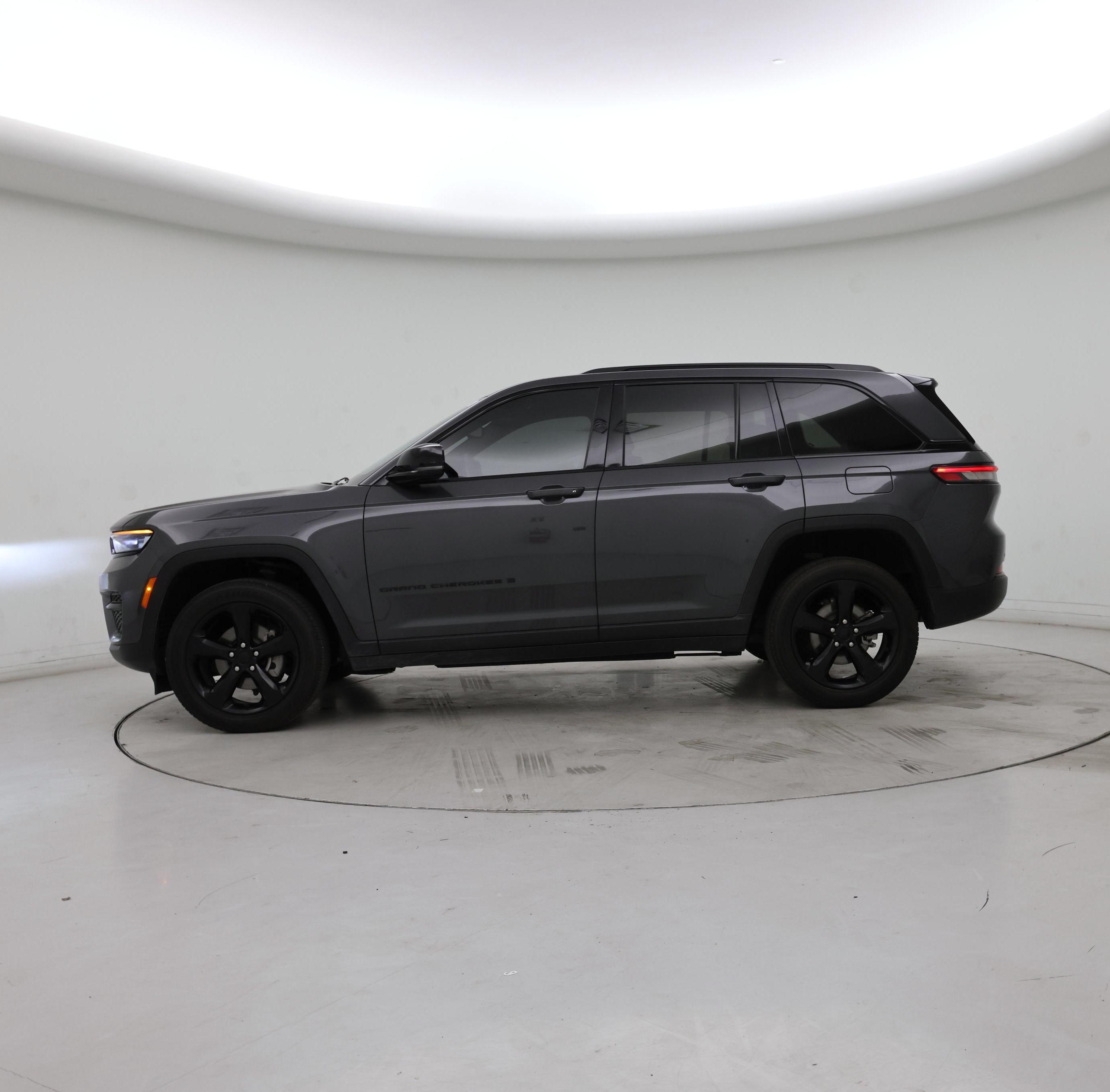 Thumbnail: 2023 Jeep Grand Cherokee - 3