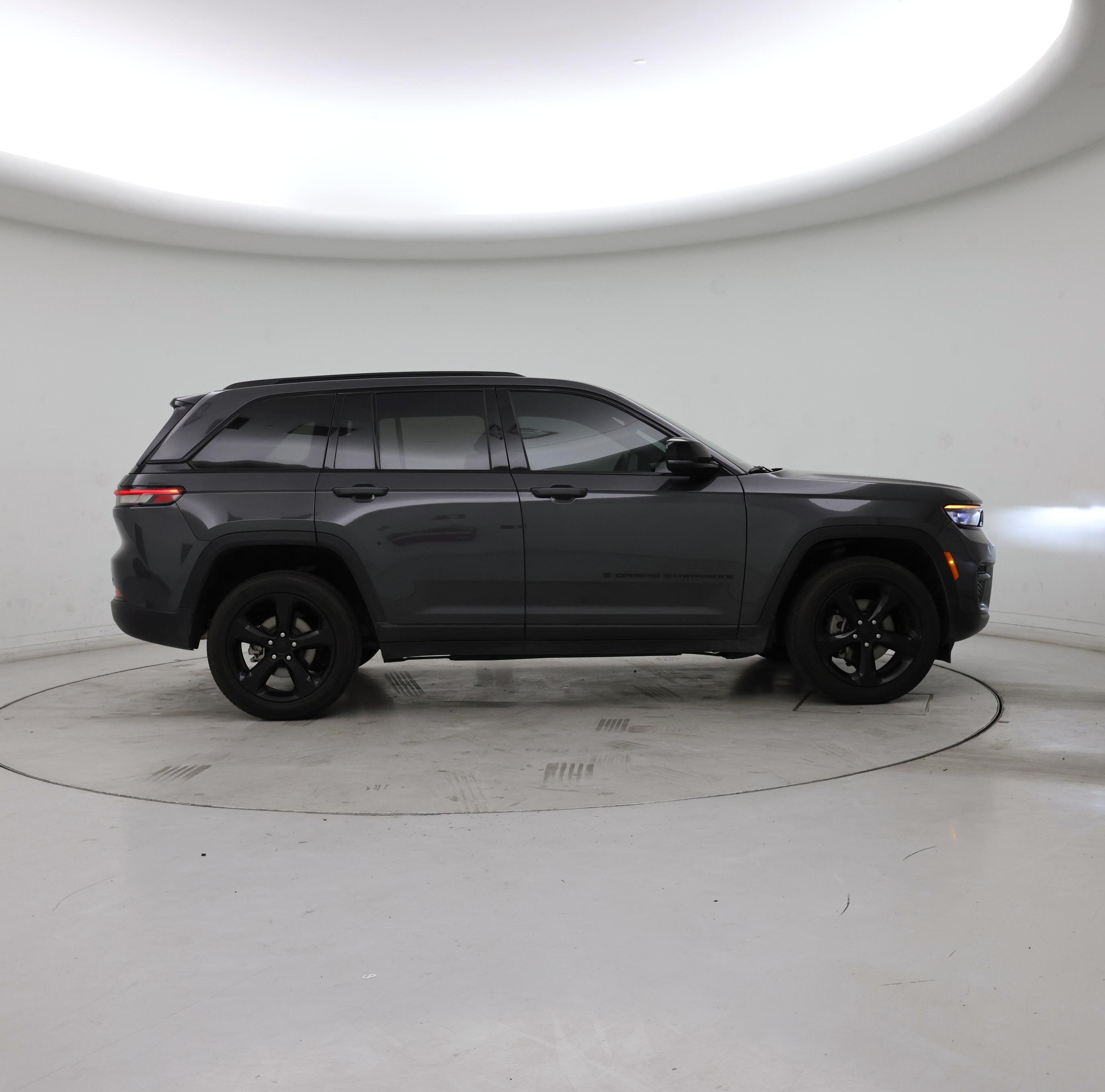 Thumbnail: 2023 Jeep Grand Cherokee - 7