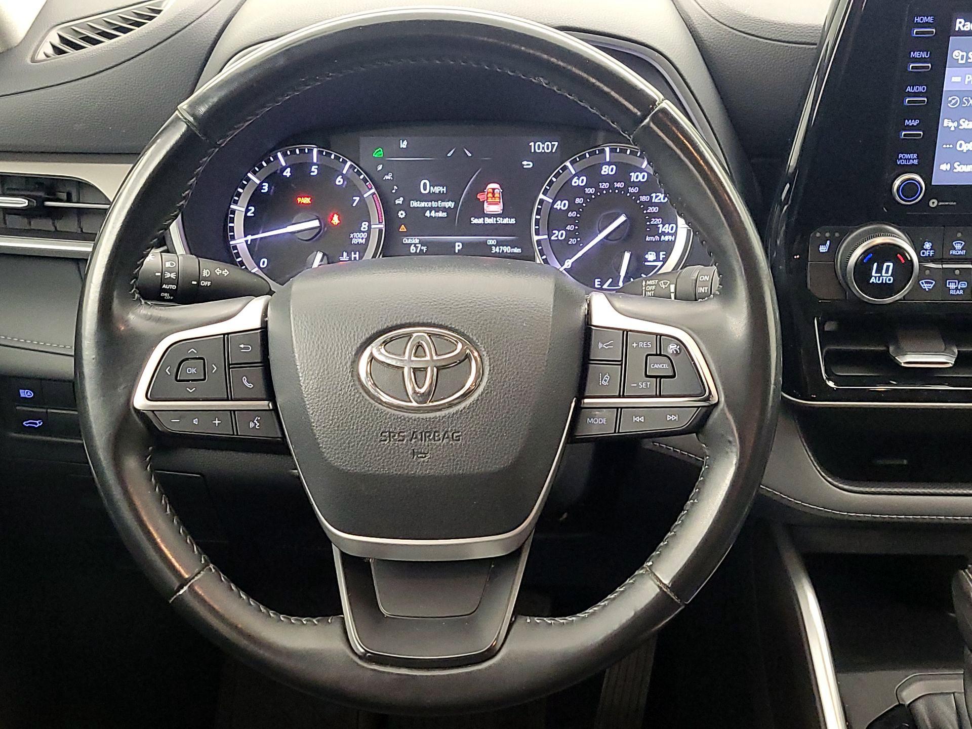 Thumbnail: 2022 Toyota Highlander - 10