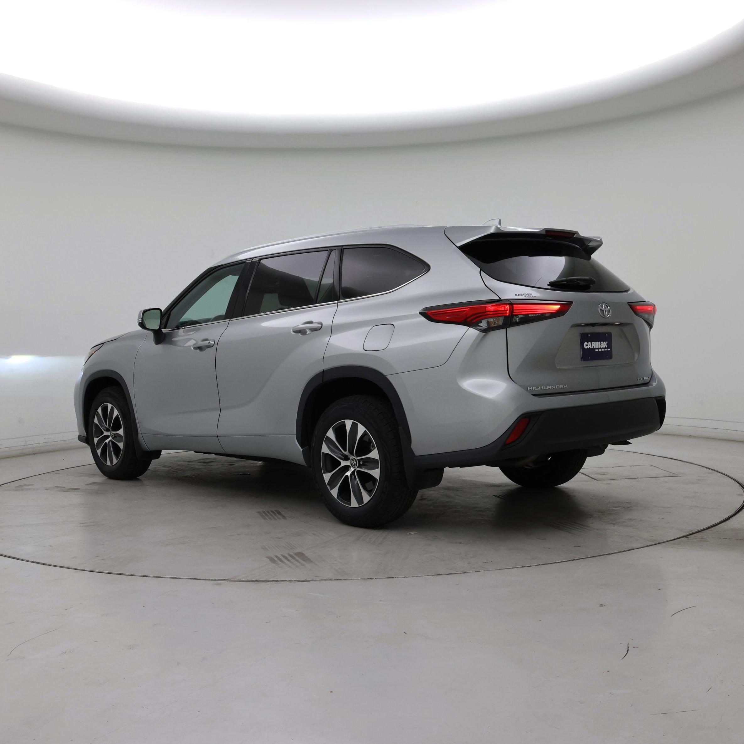 Thumbnail: 2022 Toyota Highlander - 2