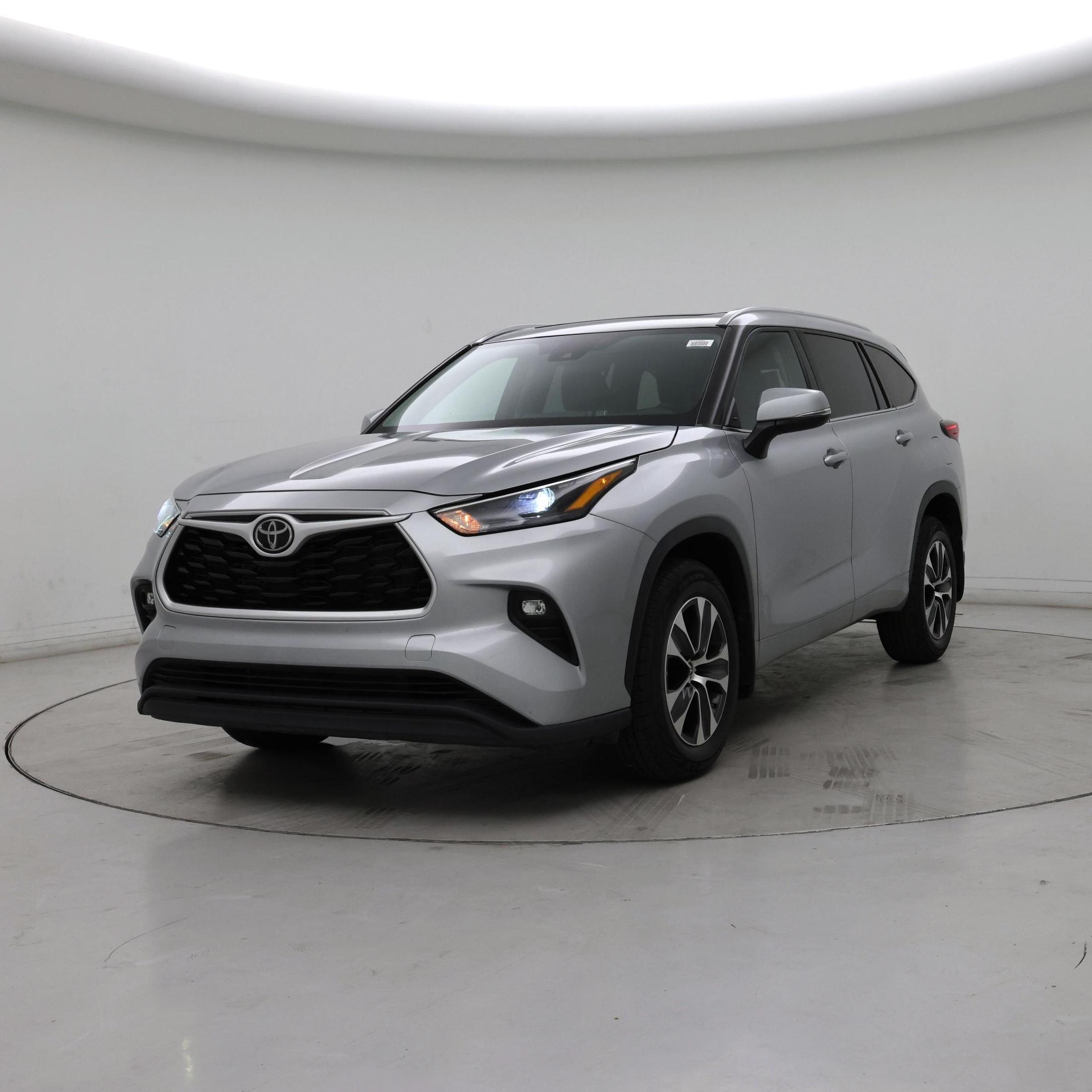 Thumbnail: 2022 Toyota Highlander - 4