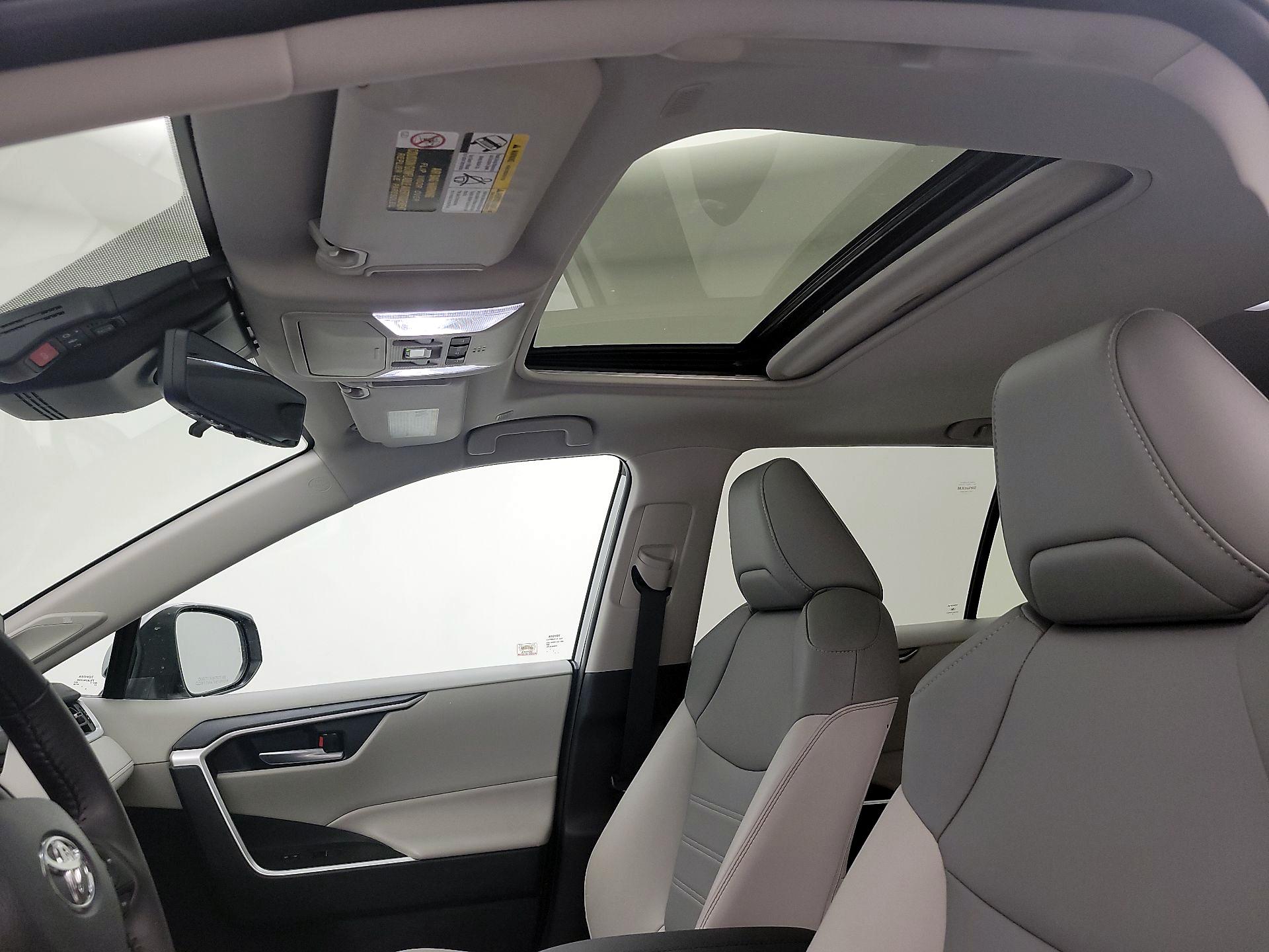 Thumbnail: 2024 Toyota RAV4 - 19