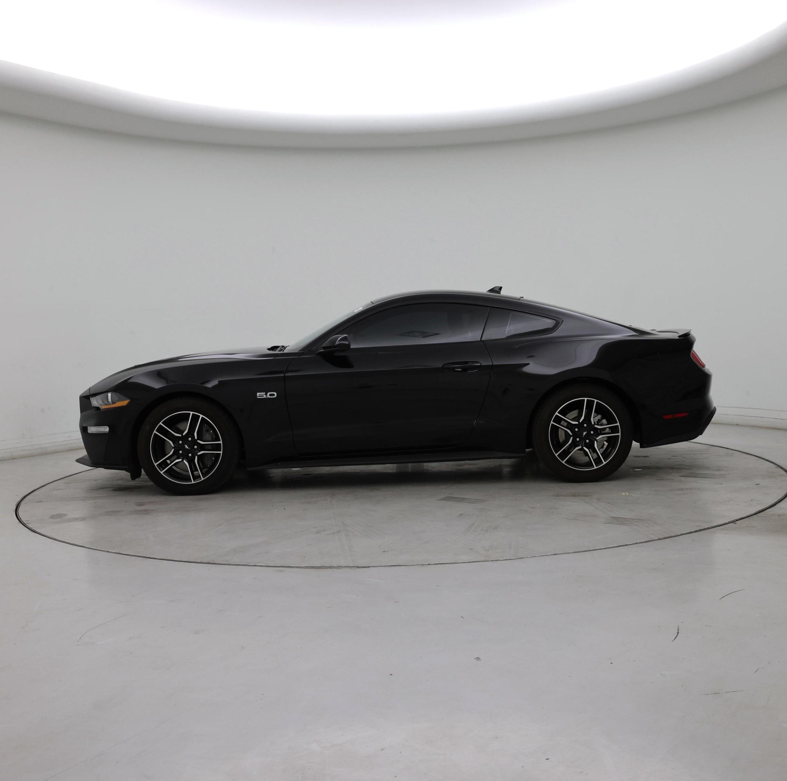 Thumbnail: 2022 Ford Mustang - 3