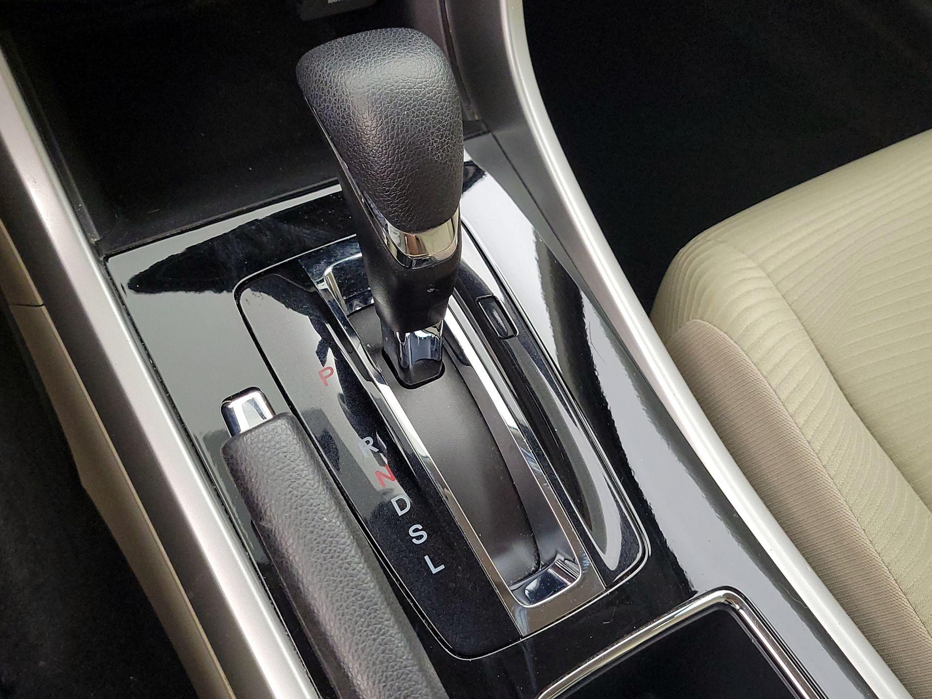 Thumbnail: 2016 Honda Accord - 17