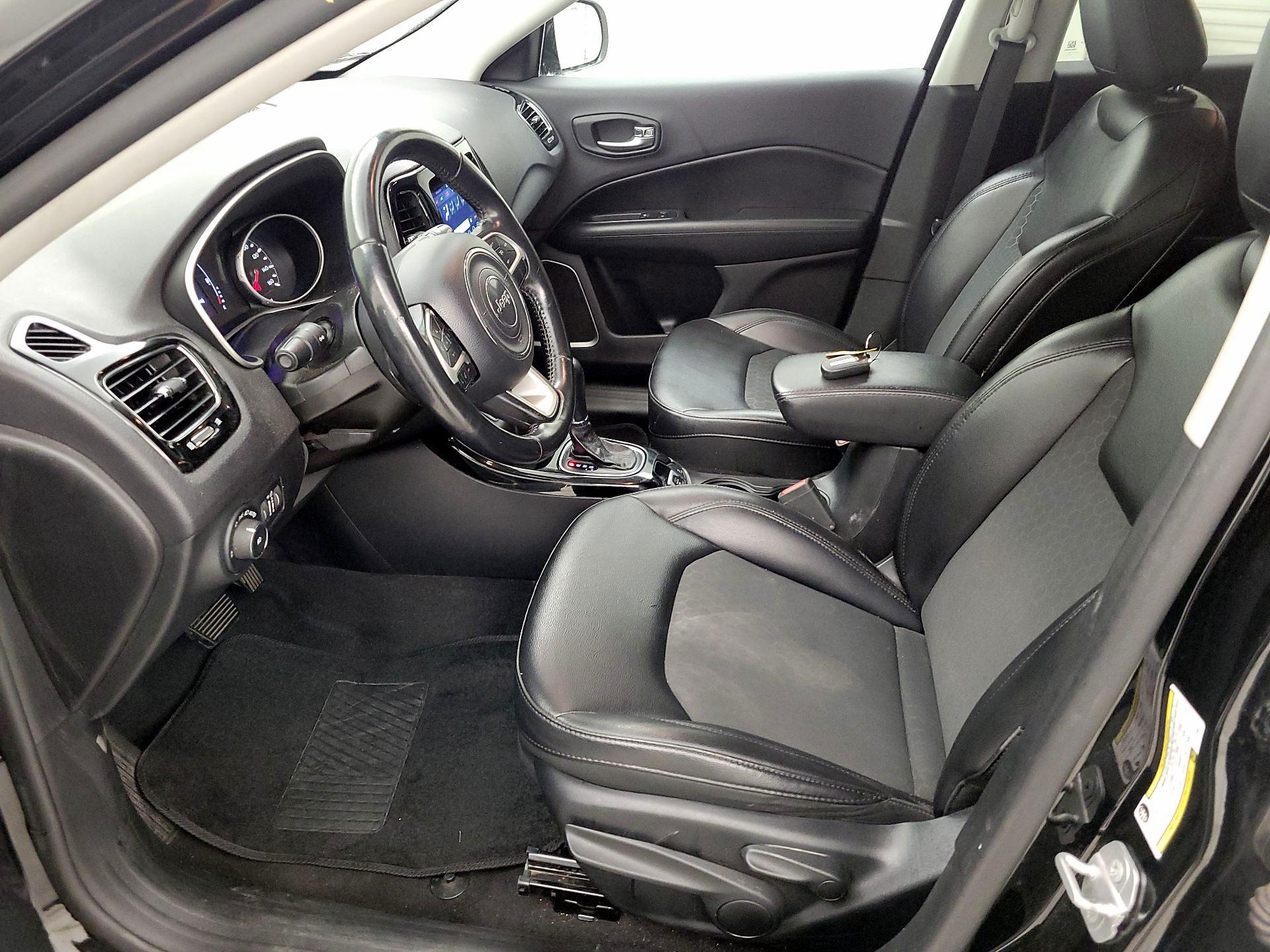 Thumbnail: 2019 Jeep Compass - 11