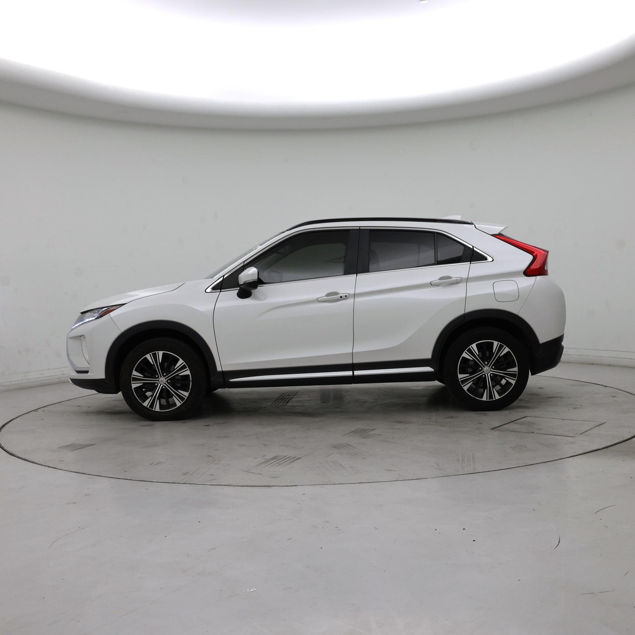 Thumbnail: 2018 Mitsubishi Eclipse Cross - 3