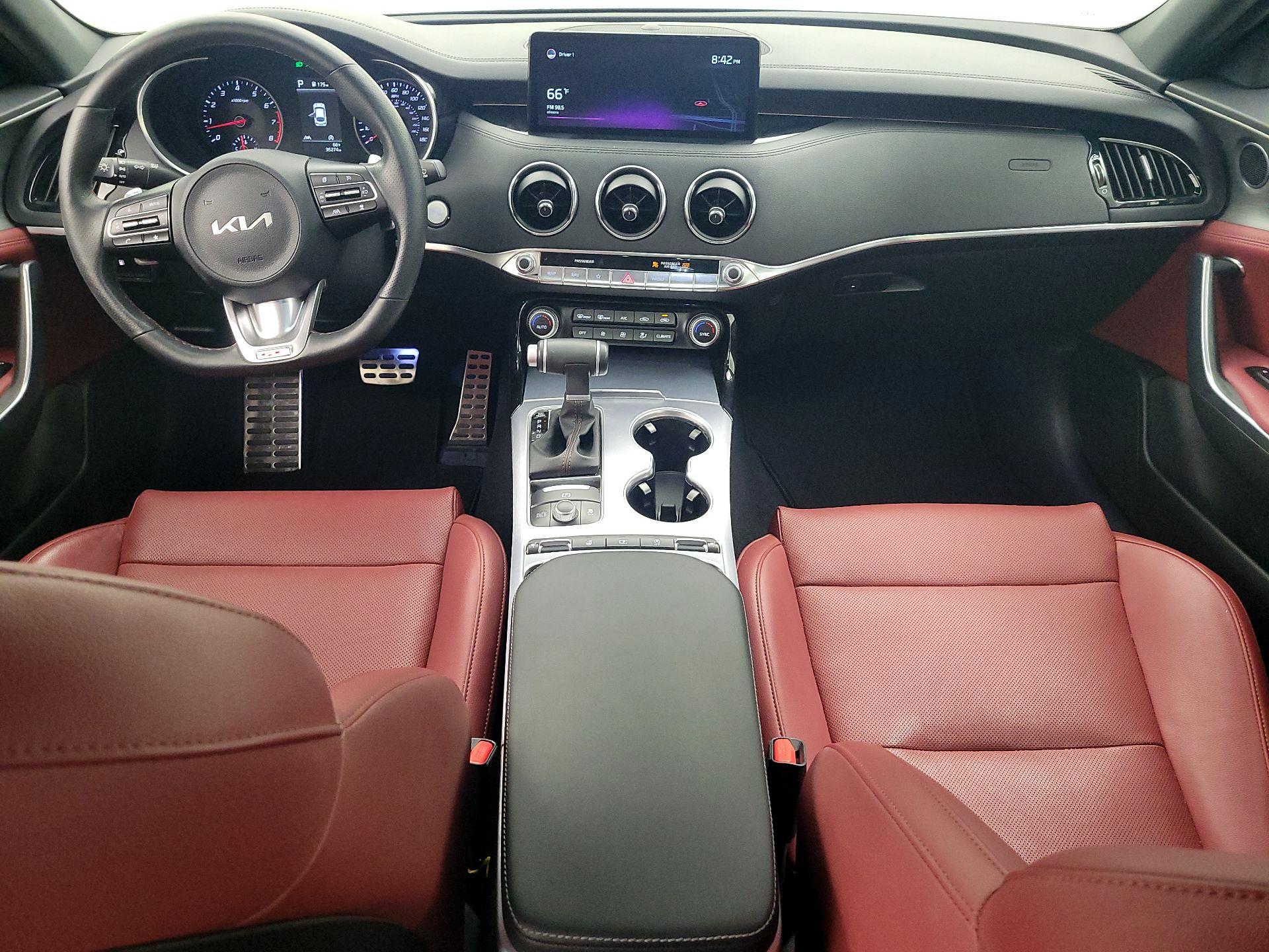 Thumbnail: 2022 Kia Stinger - 9